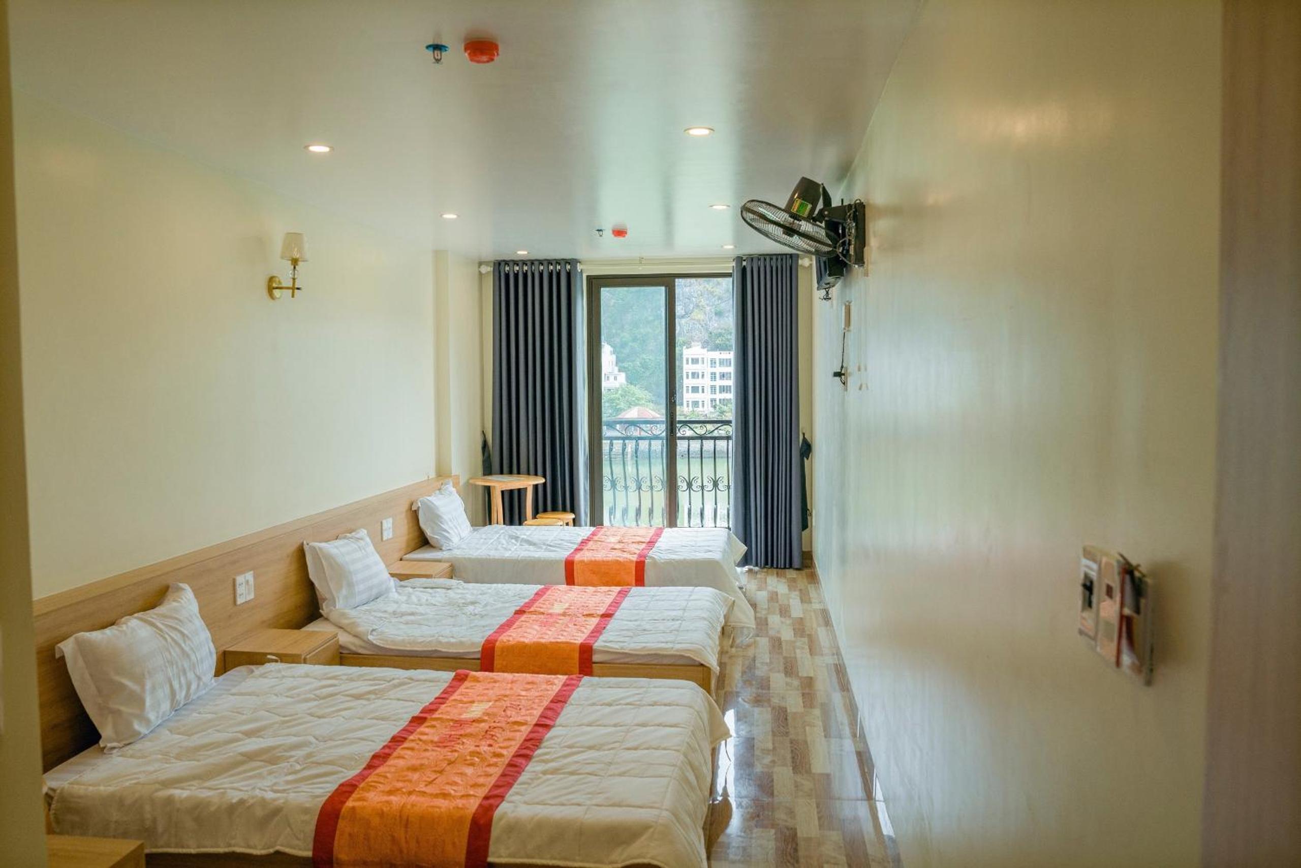 Deluxe Triple Room with Sea View