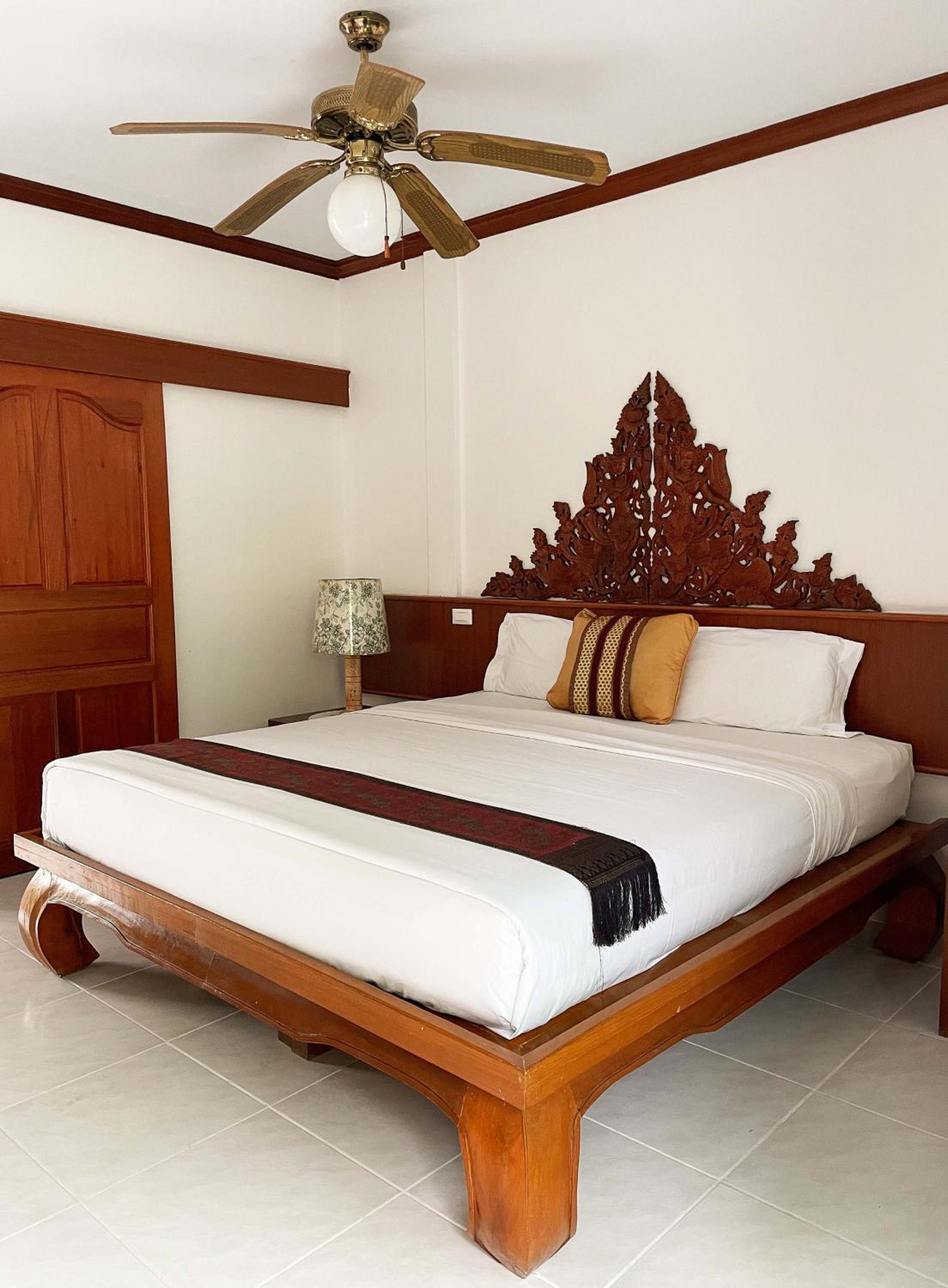 Deluxe Double Room with Pool View