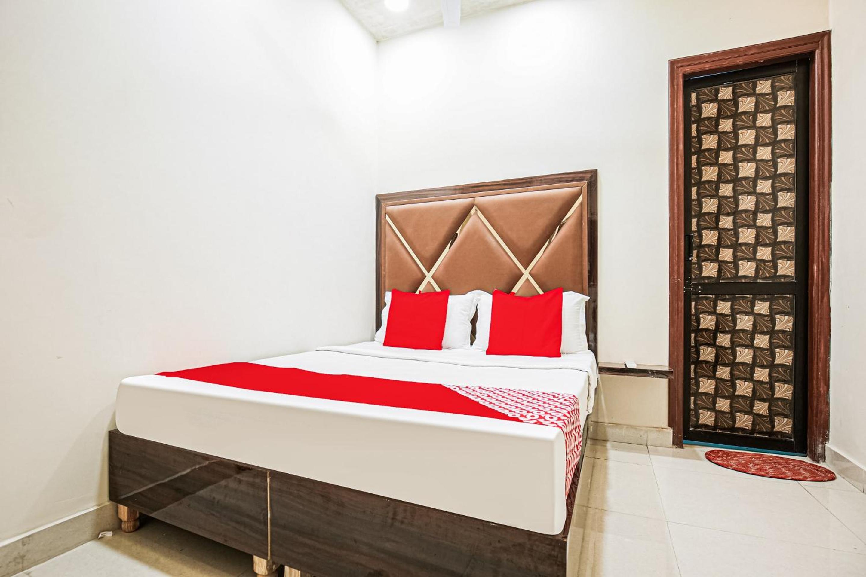 Small Double Room photo 1
