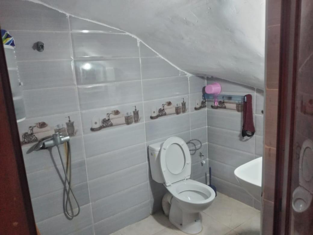 Double Room with Private Bathroom photo 3