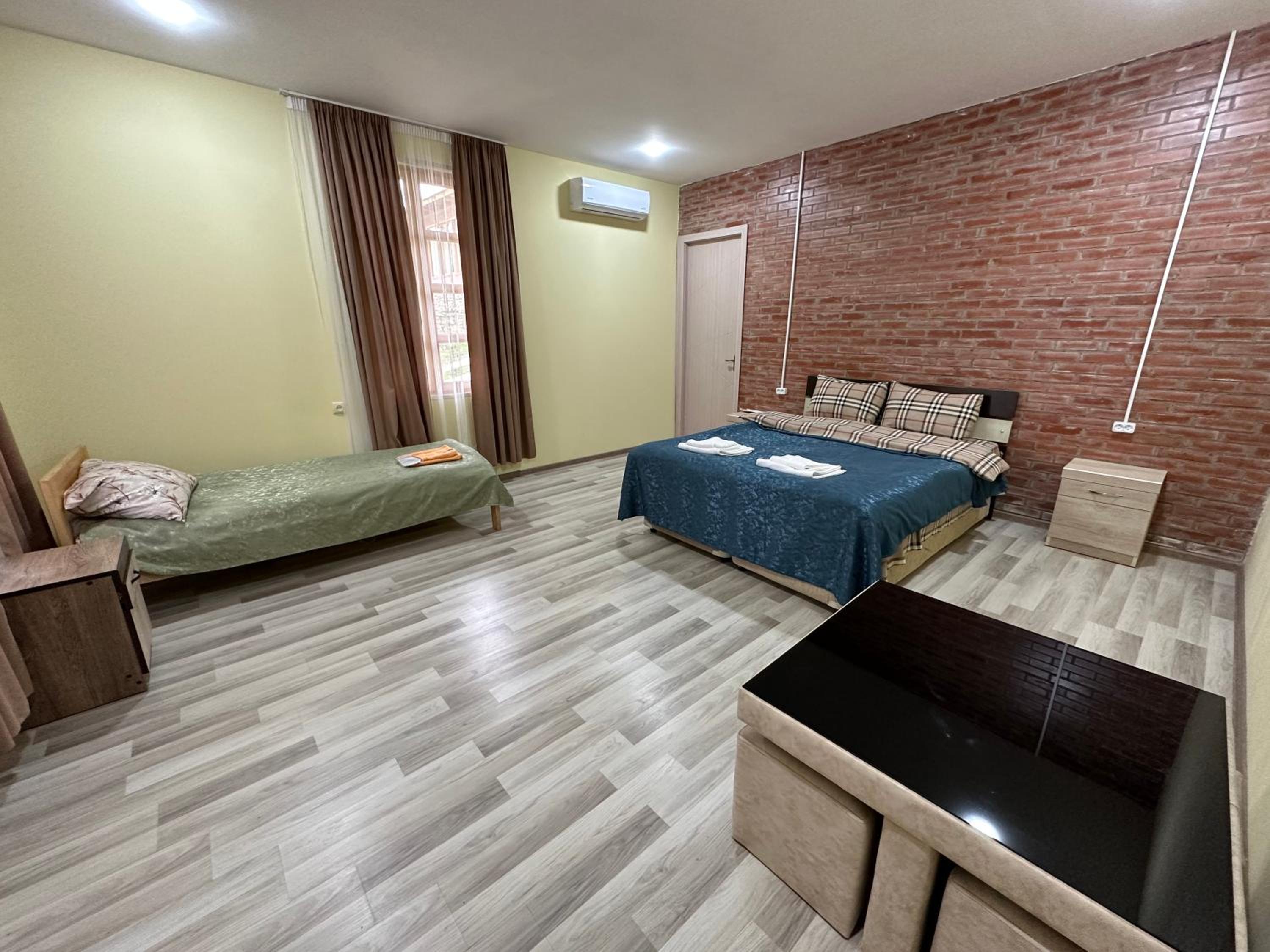 Triple Room with Private Bathroom - Photo 7