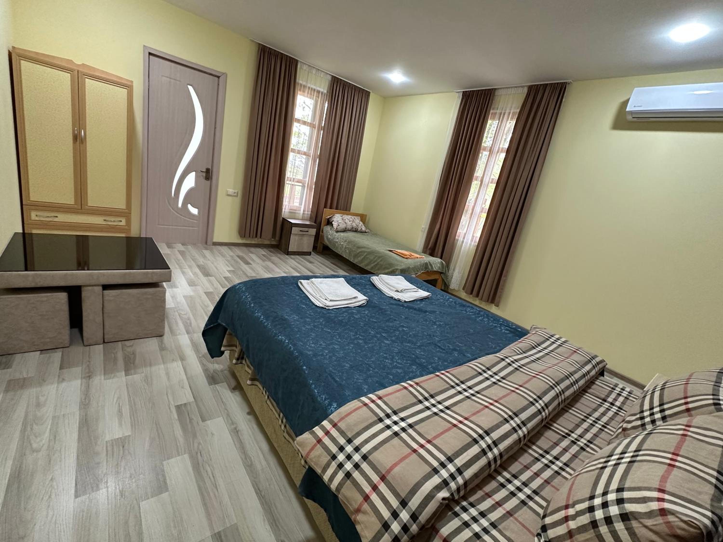 Triple Room with Private Bathroom - Photo 1