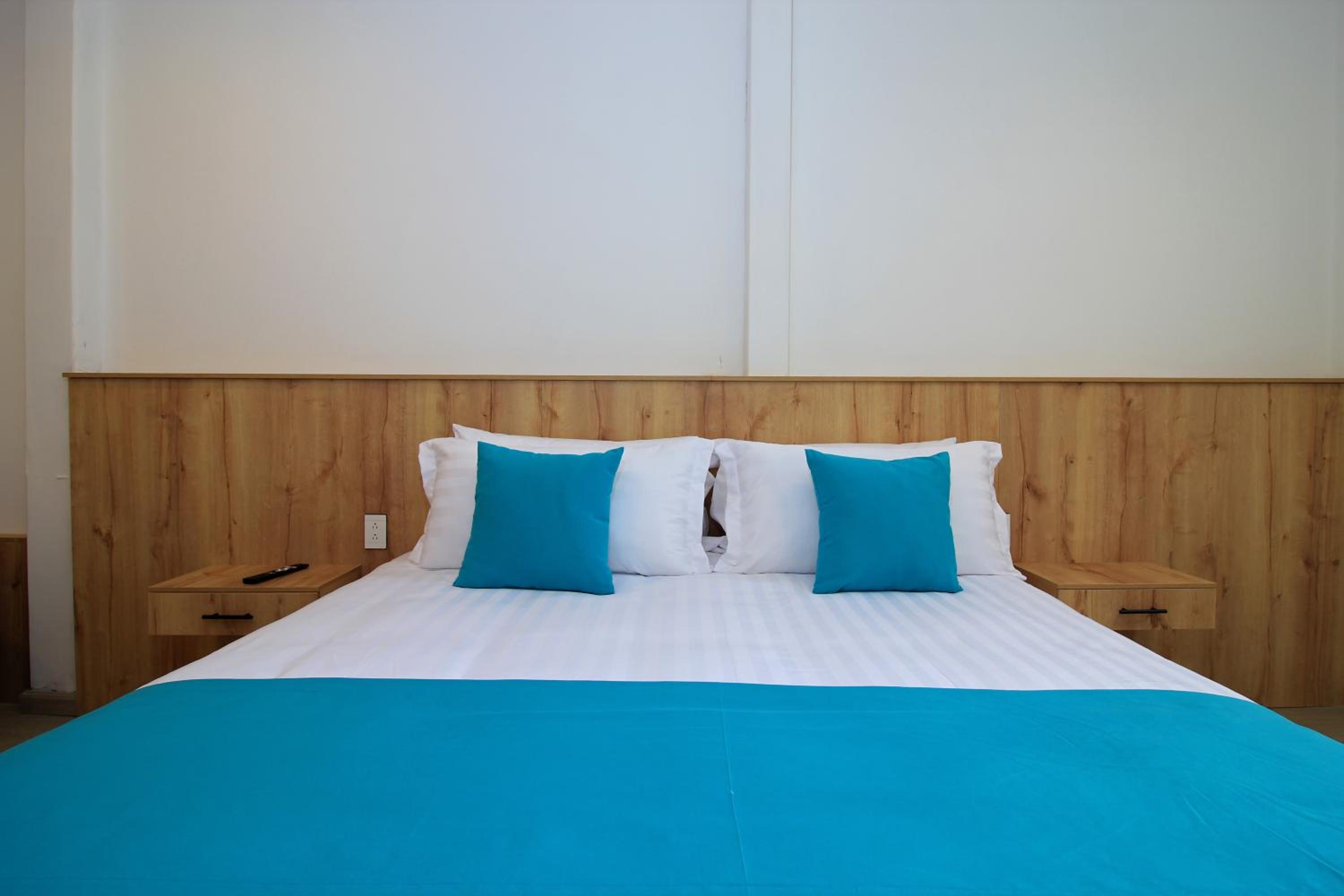 Deluxe Double Room (2 Adults + 1 Child) photo 1