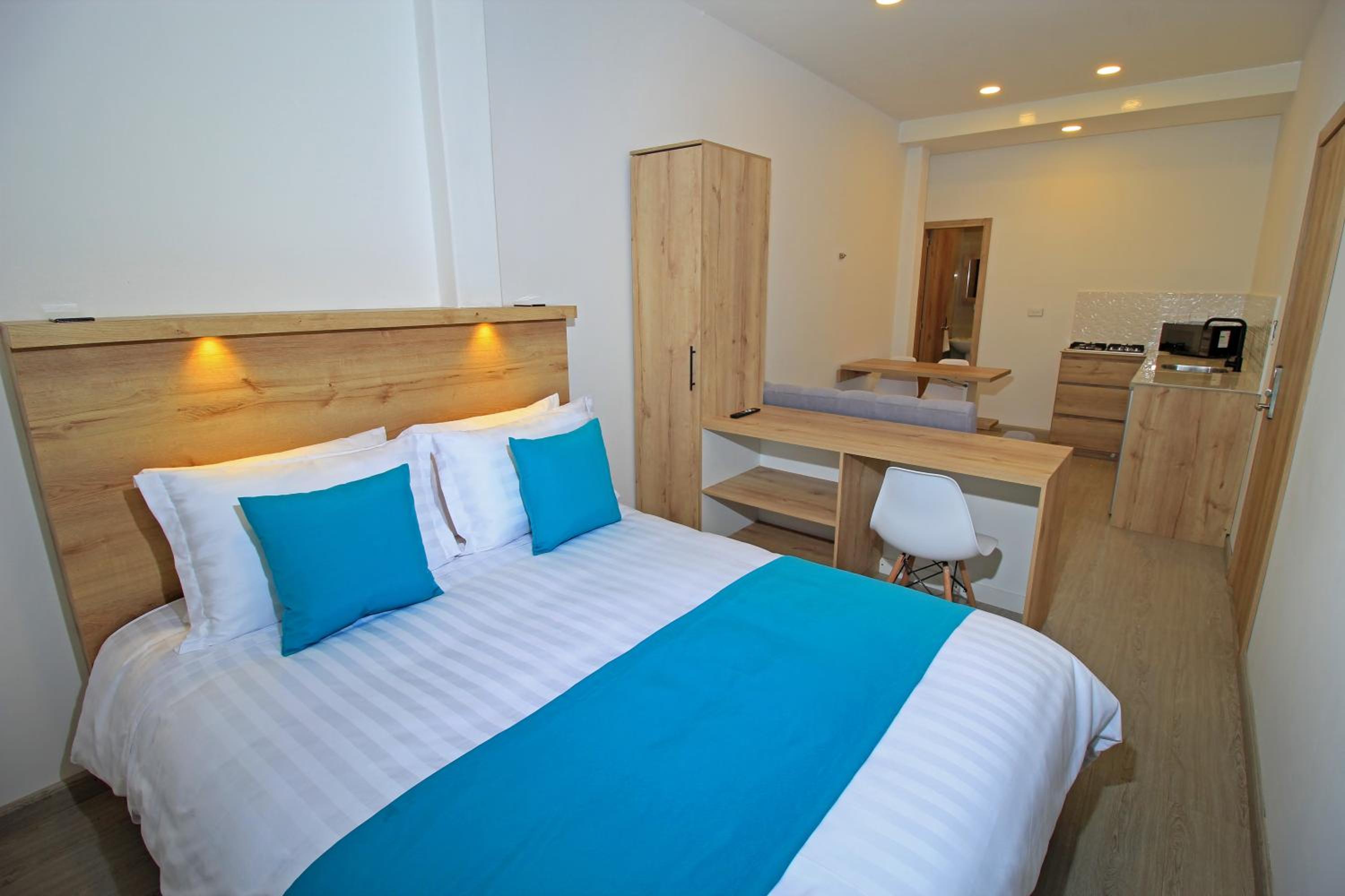 Deluxe Junior Suite photo 3