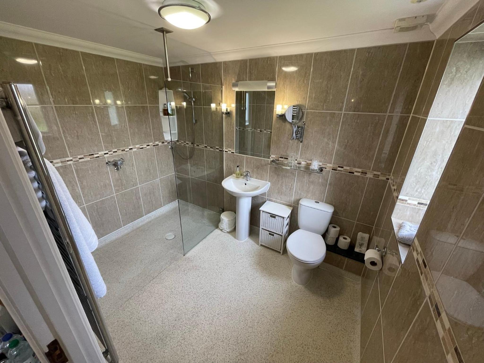 Double or Twin Room - Disability Access photo 2