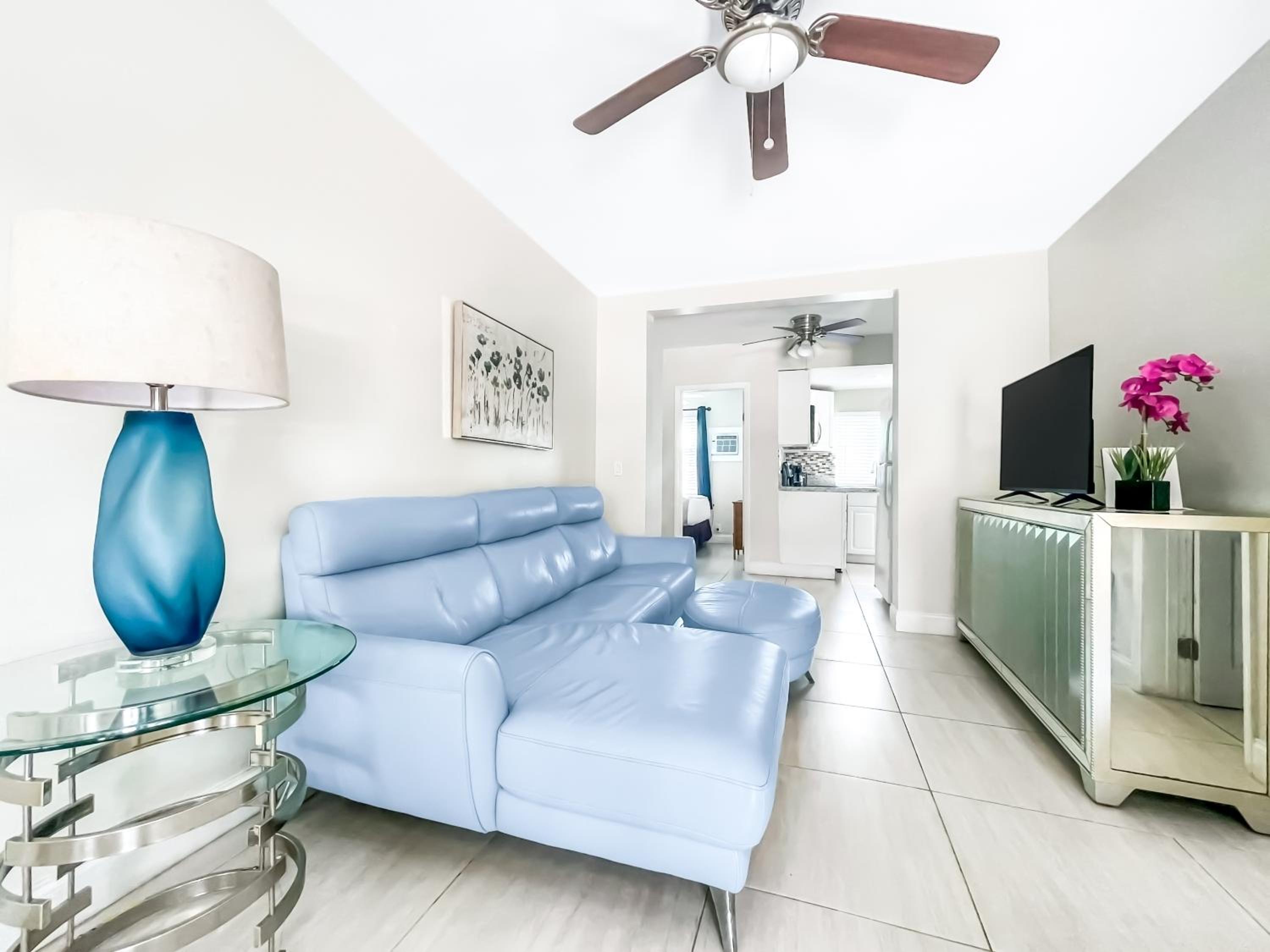 Two-Bedroom Apartment - Photo 6