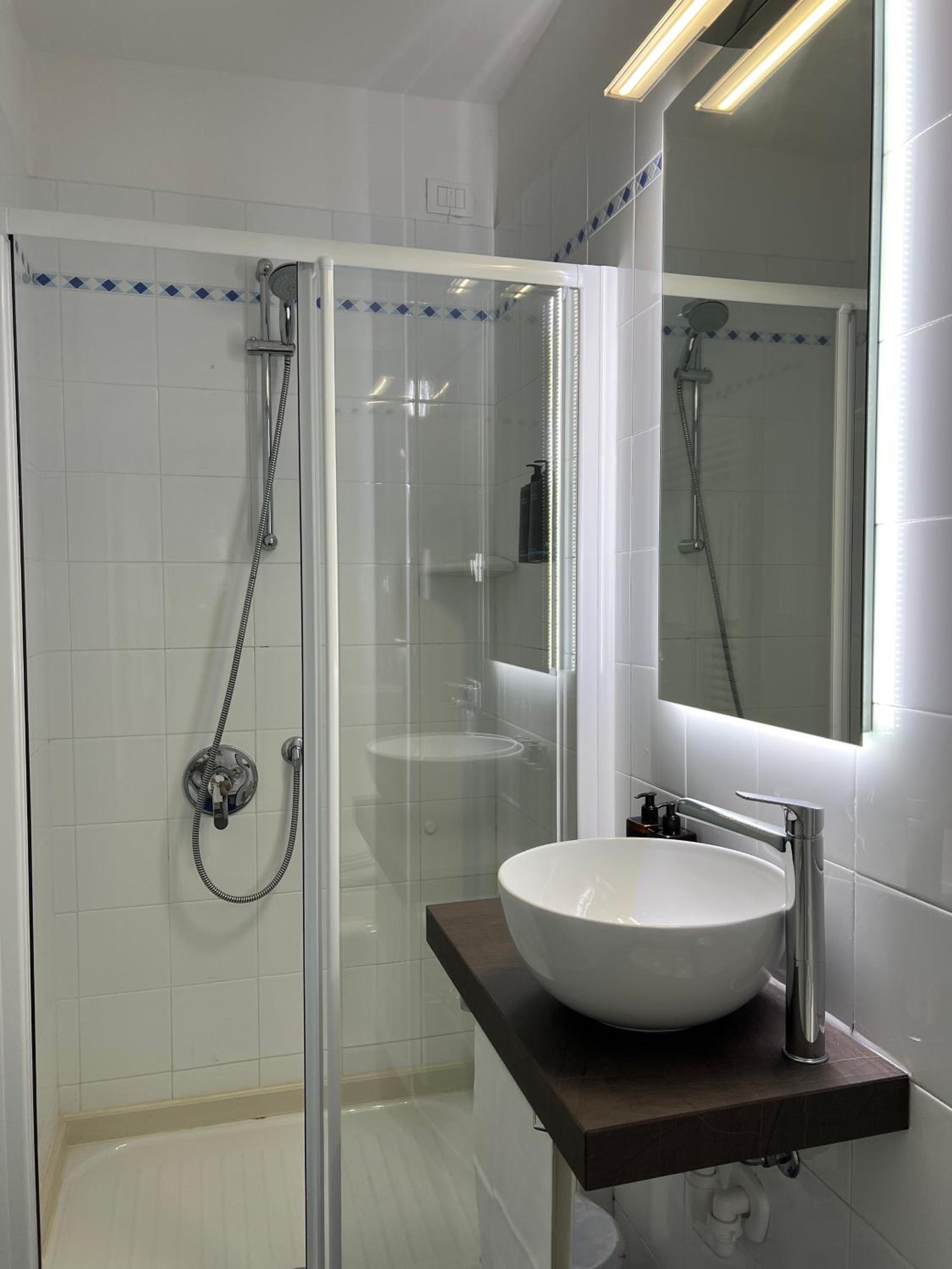 Single Room with Lake View photo 3