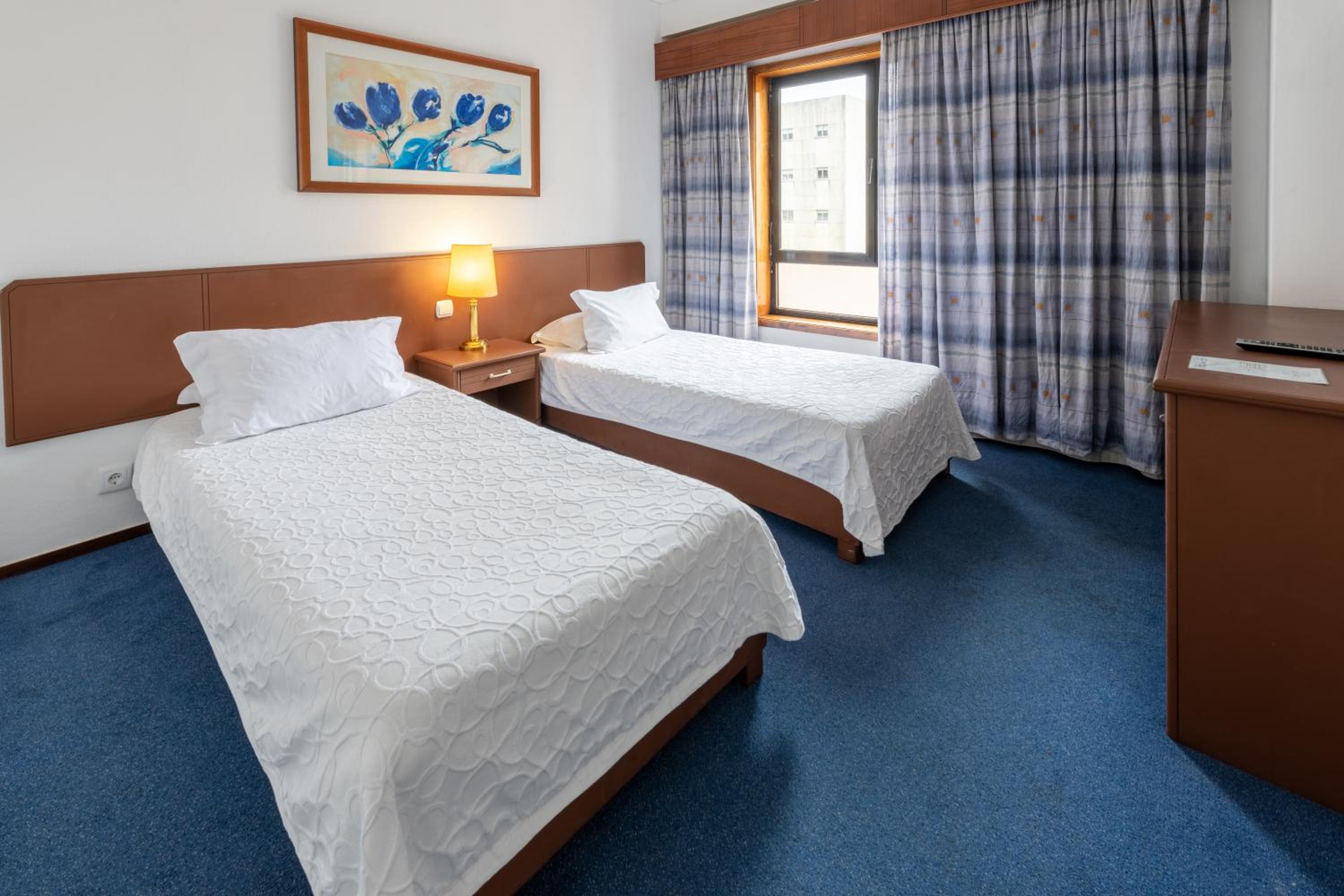 Twin Room - Photo 2