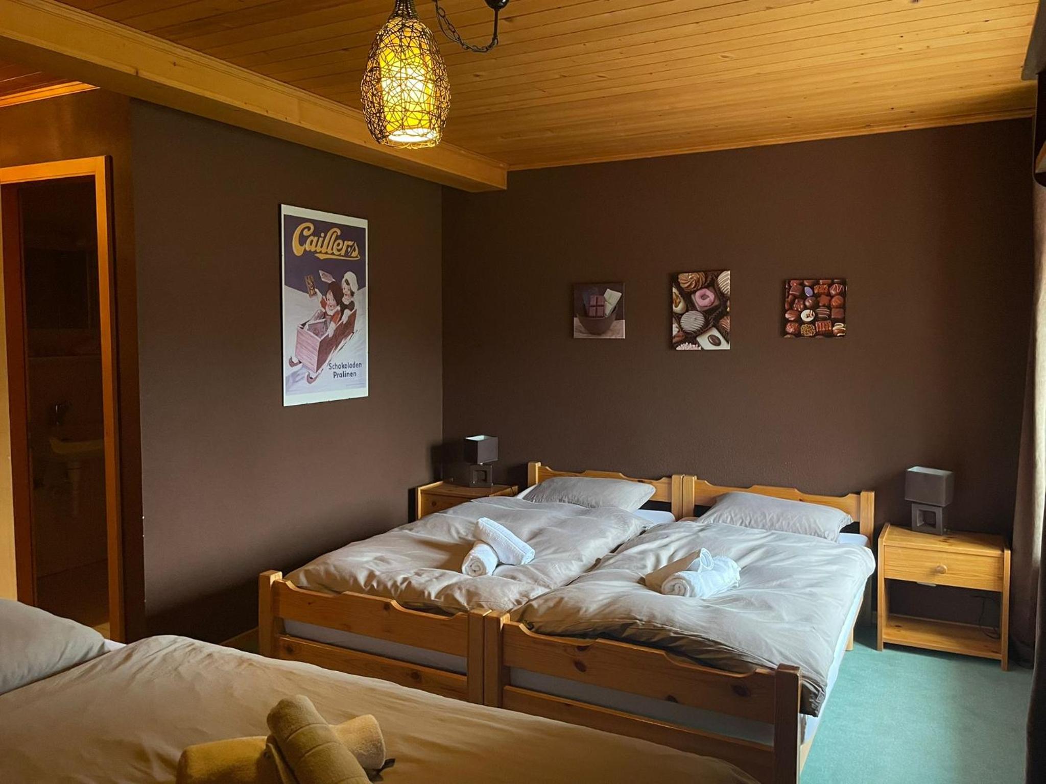 Quadruple Room with Private Bathroom - Photo 2