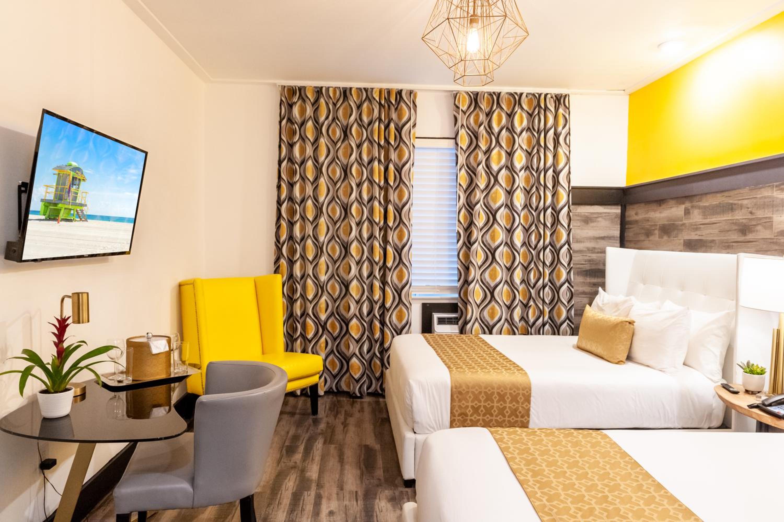 Double Bedroom - Photo 2