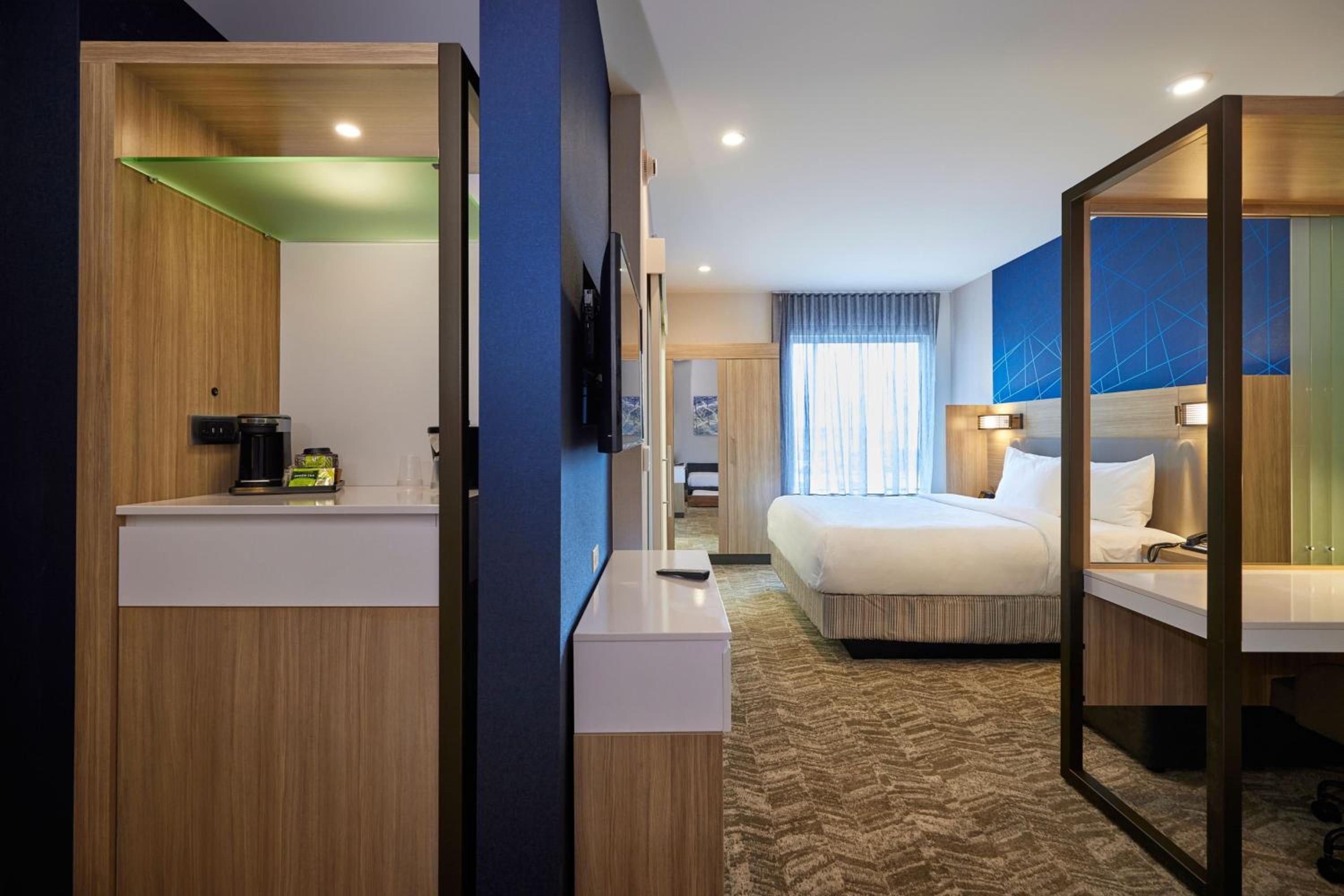 King Suite with Trundle Bed - Photo 2