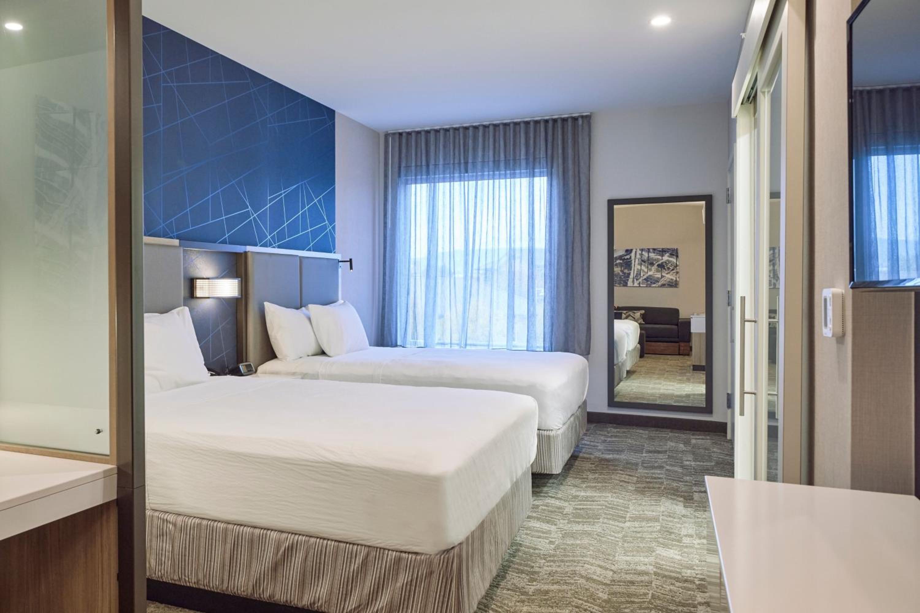 Suite with Two Queen Beds and Sofa Bed - Hearing Accessible - Photo 6