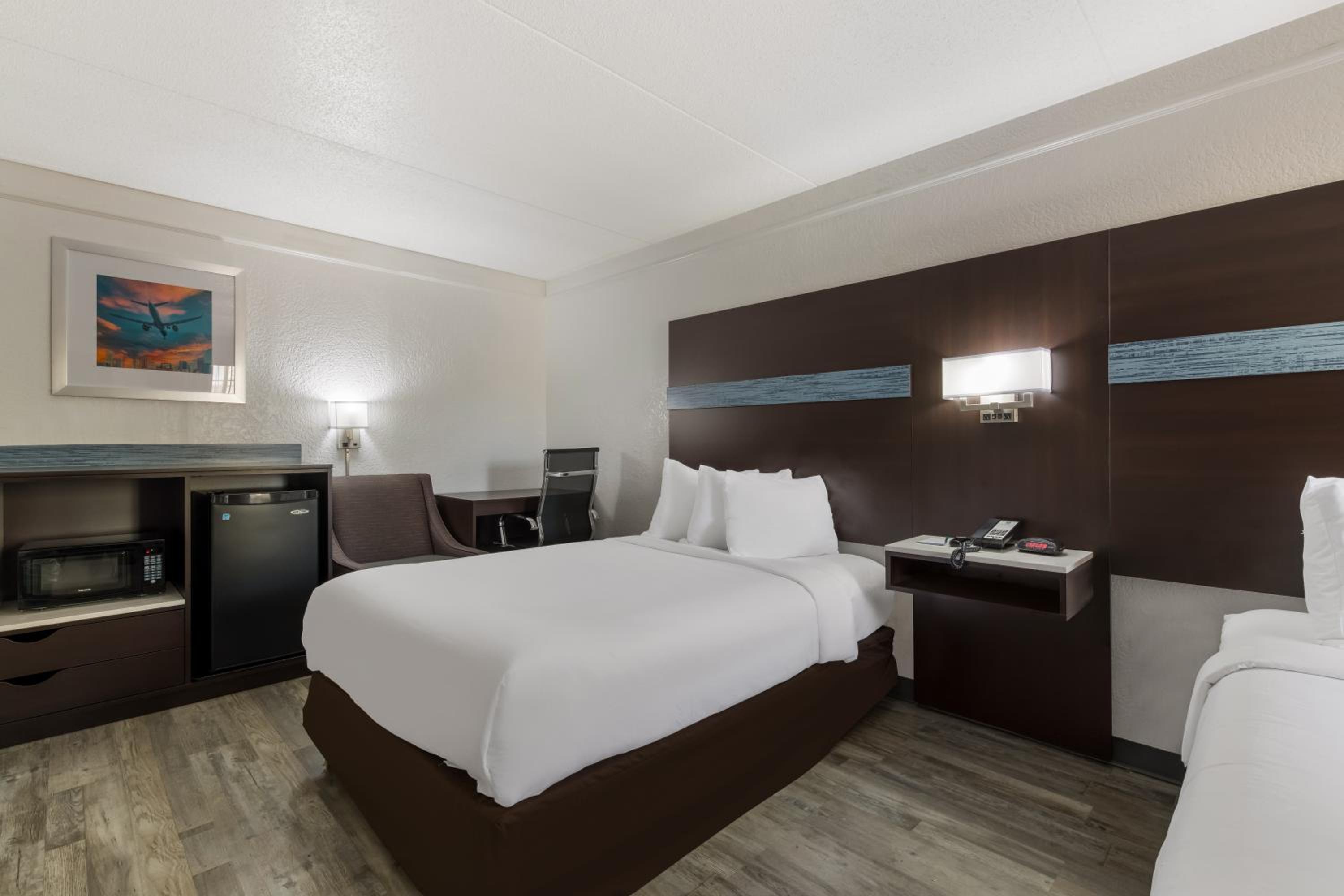 Double Room with Two Double Beds - Accessible/Non-Smoking - Photo 3