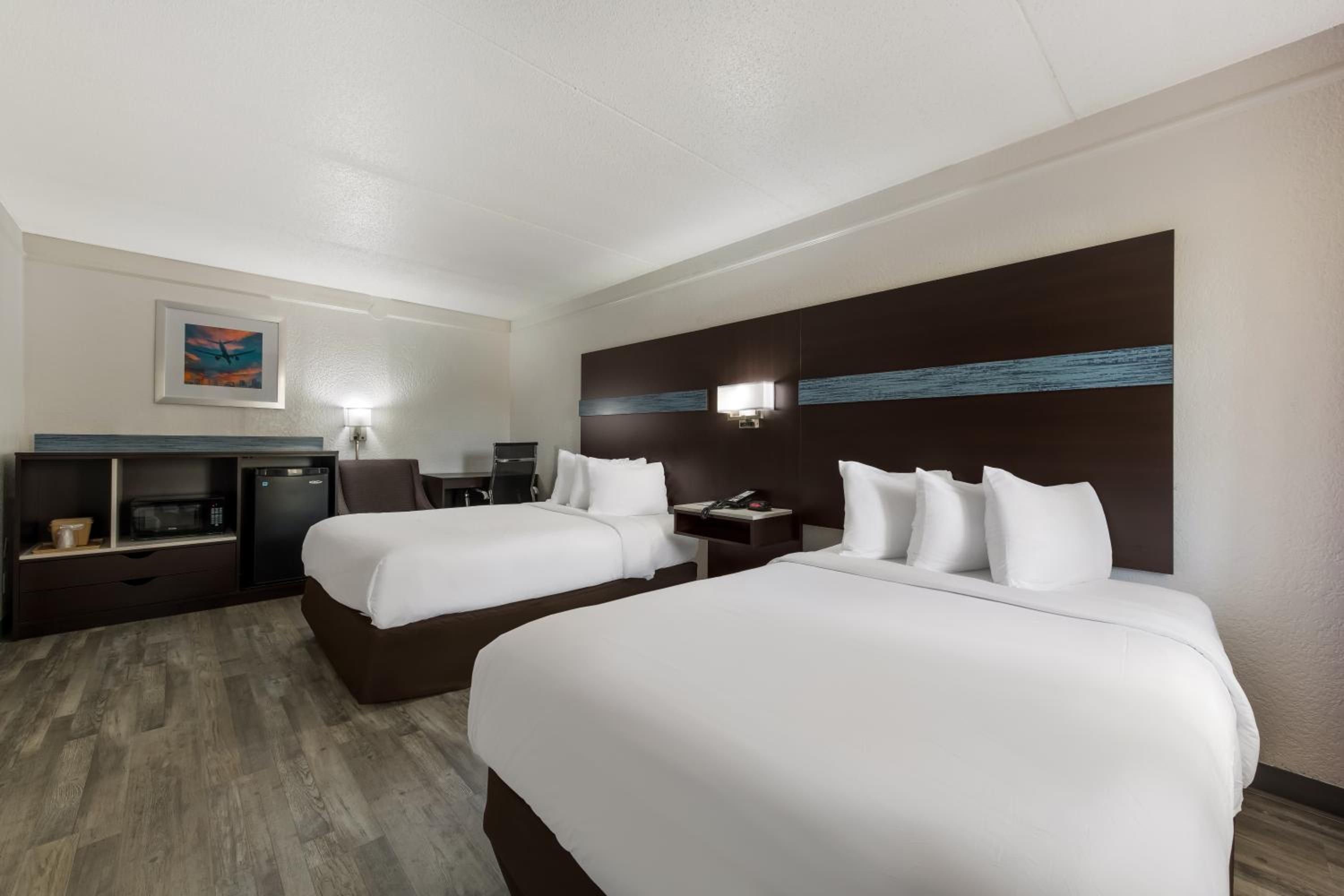 Double Room with Two Double Beds - Accessible/Non-Smoking - Photo 4