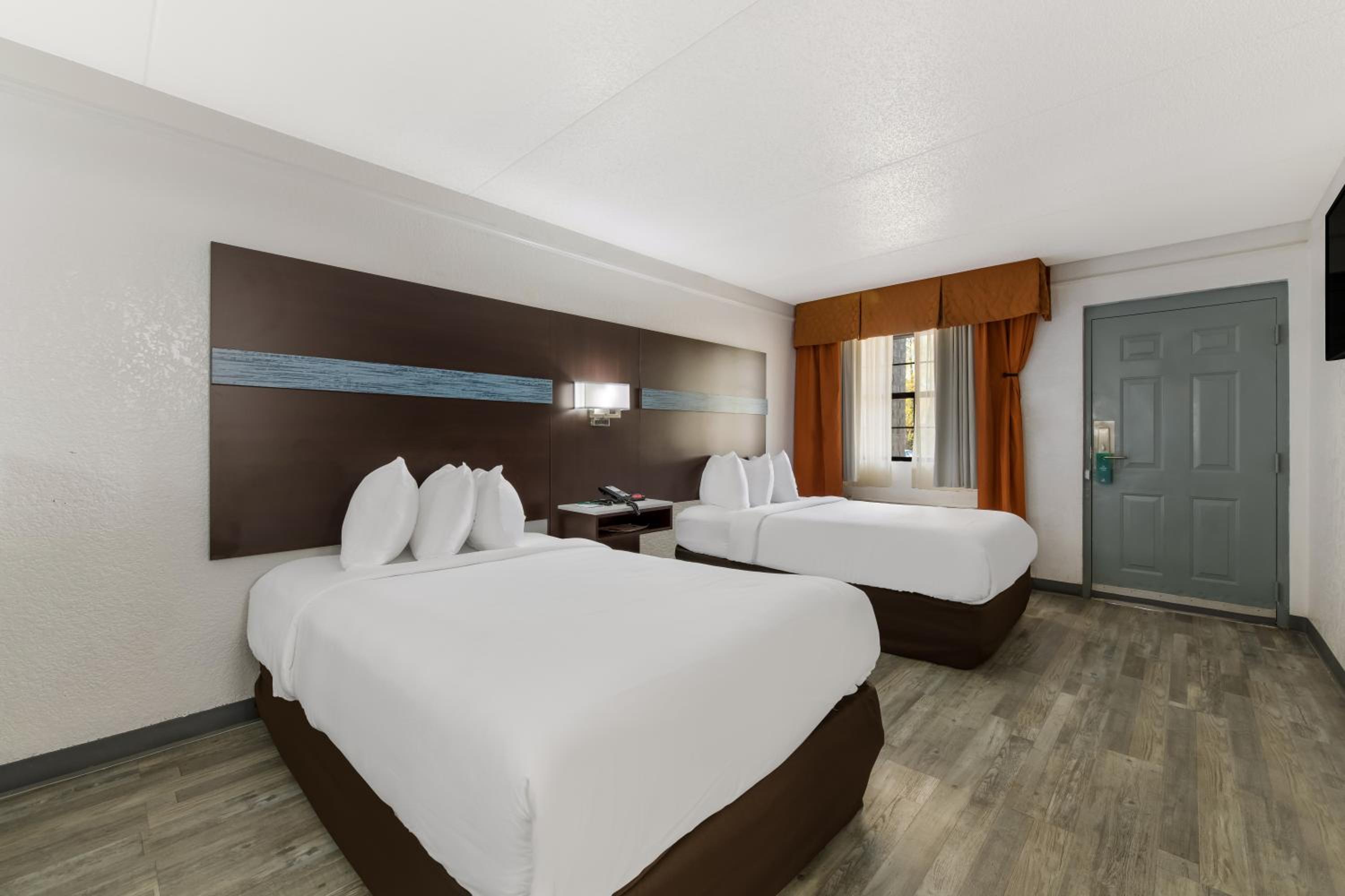 Double Room with Two Double Beds - Accessible/Non-Smoking - Photo 5