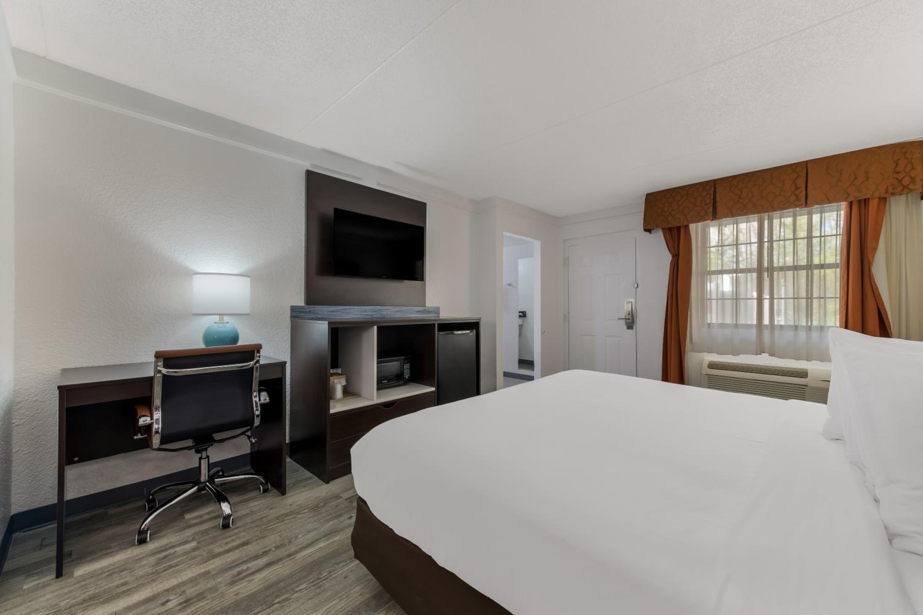 Traditional King Room - Photo 1