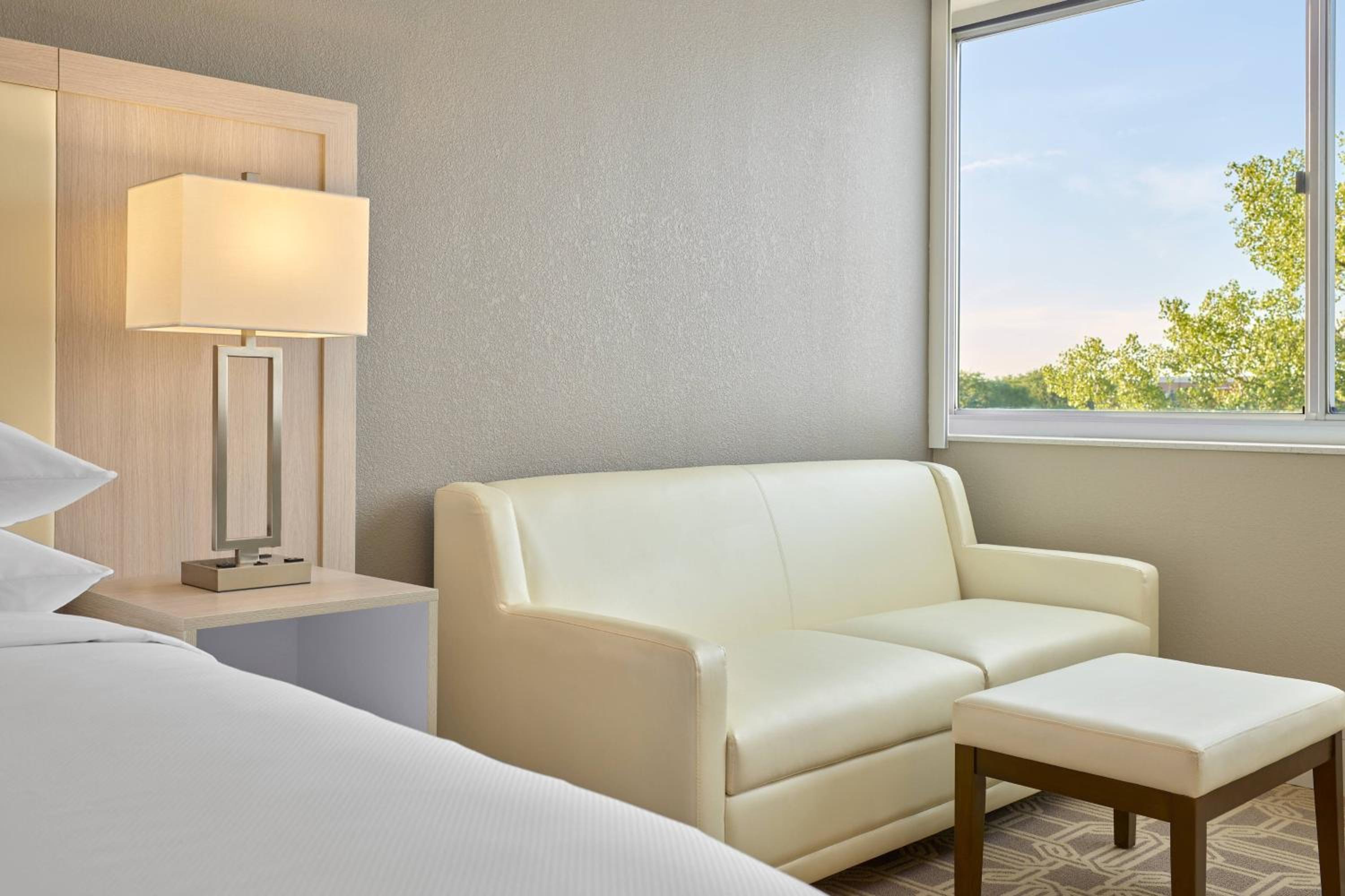Guest room, 1 King, Sofa bed - Photo 4