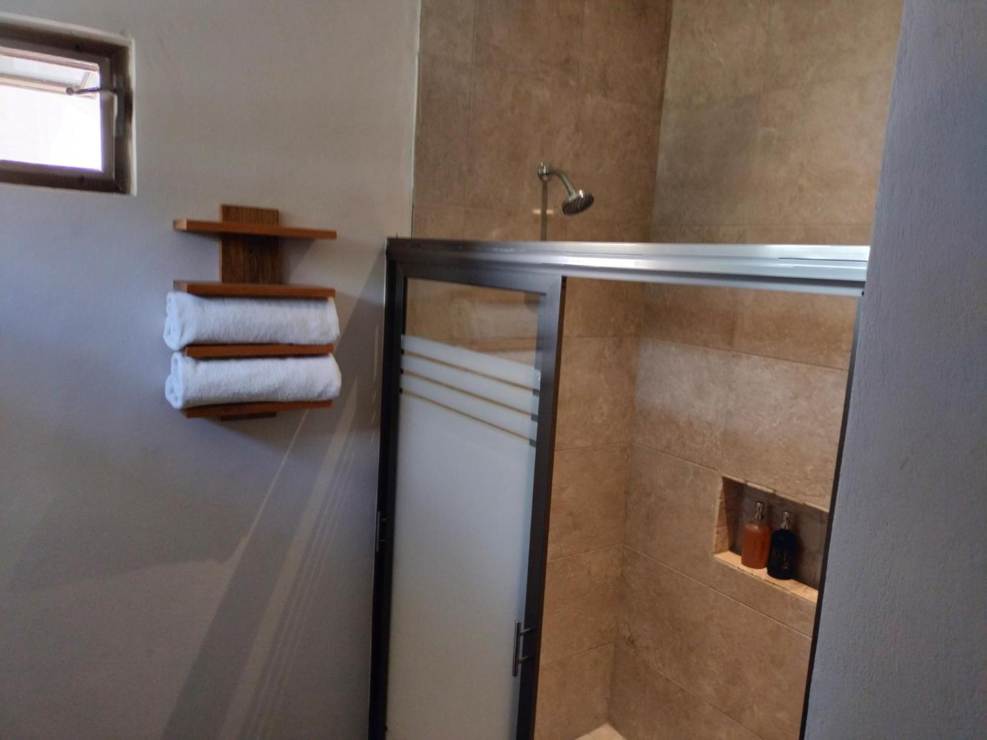 Double Room with Two Double Beds - Photo 9