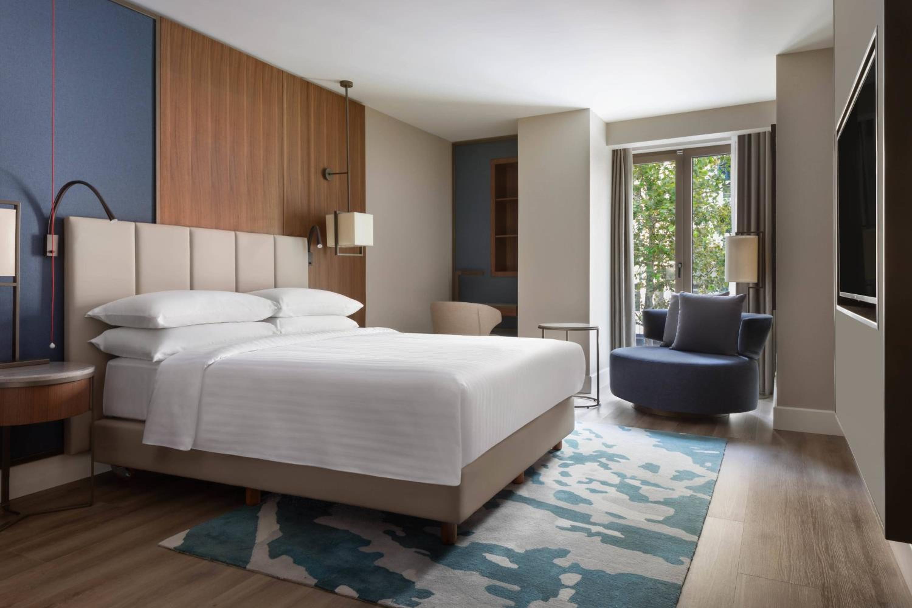 King Room with City View