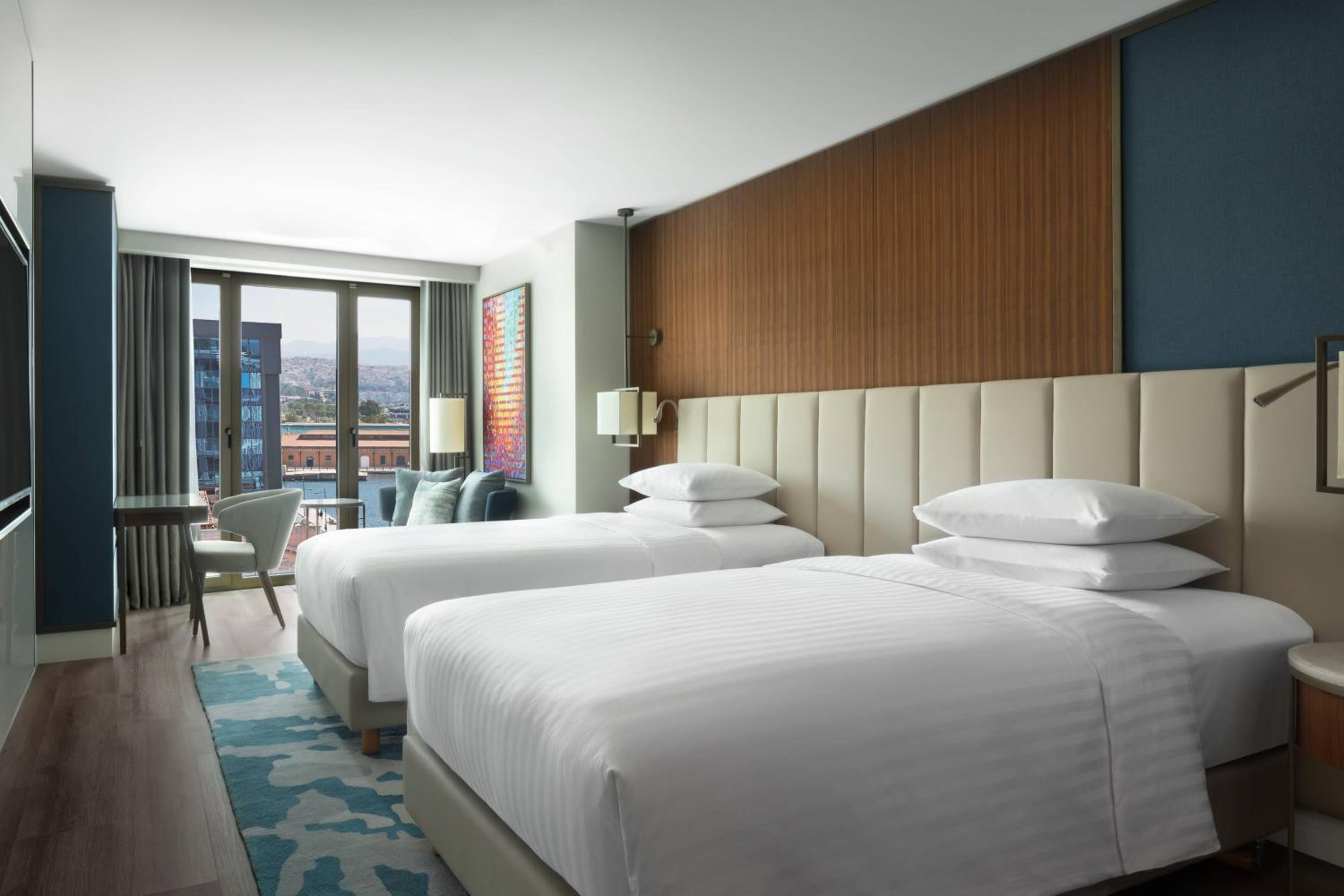 Twin Room with City View