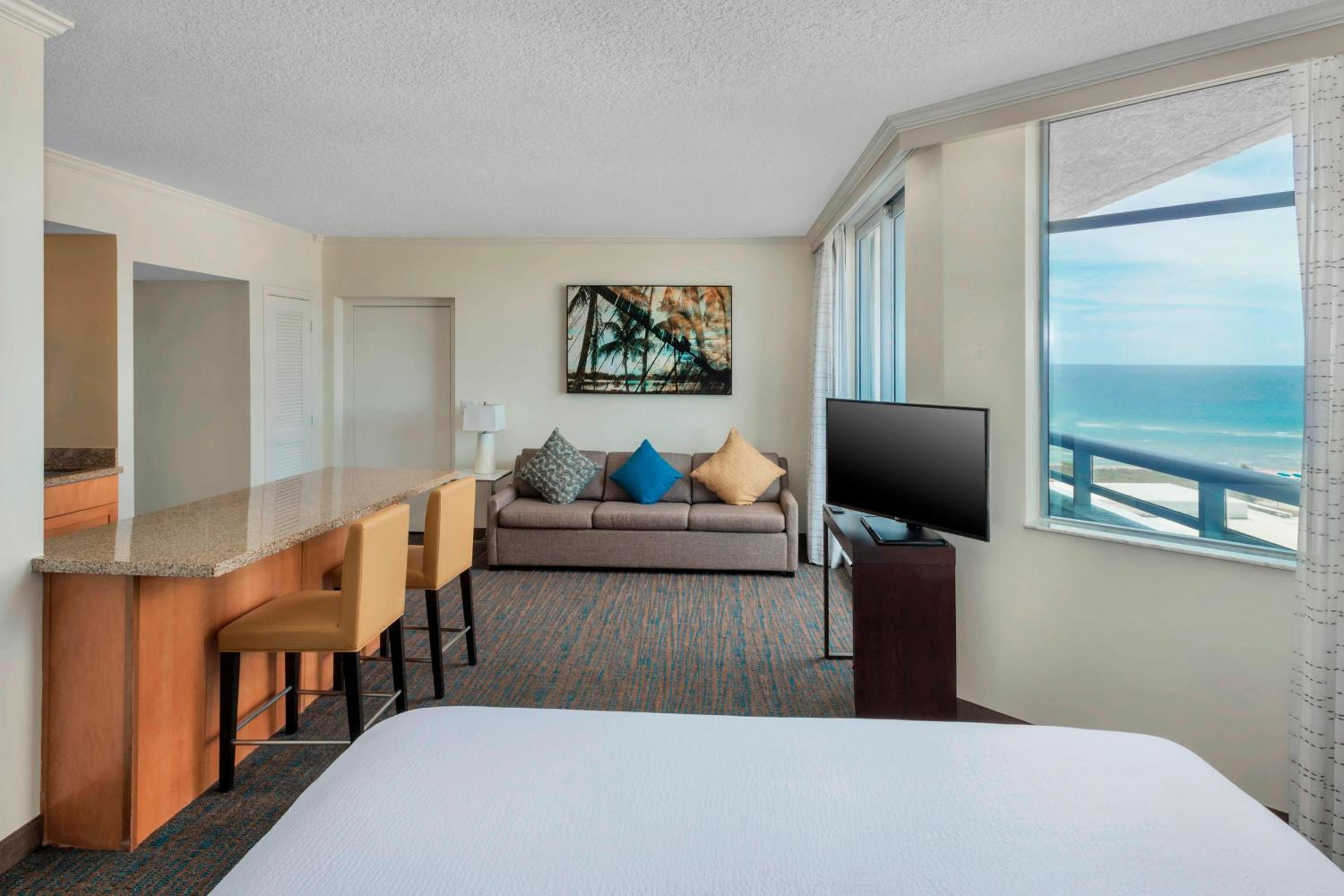 King Studio with Balcony and Partial Ocean view - Photo 1