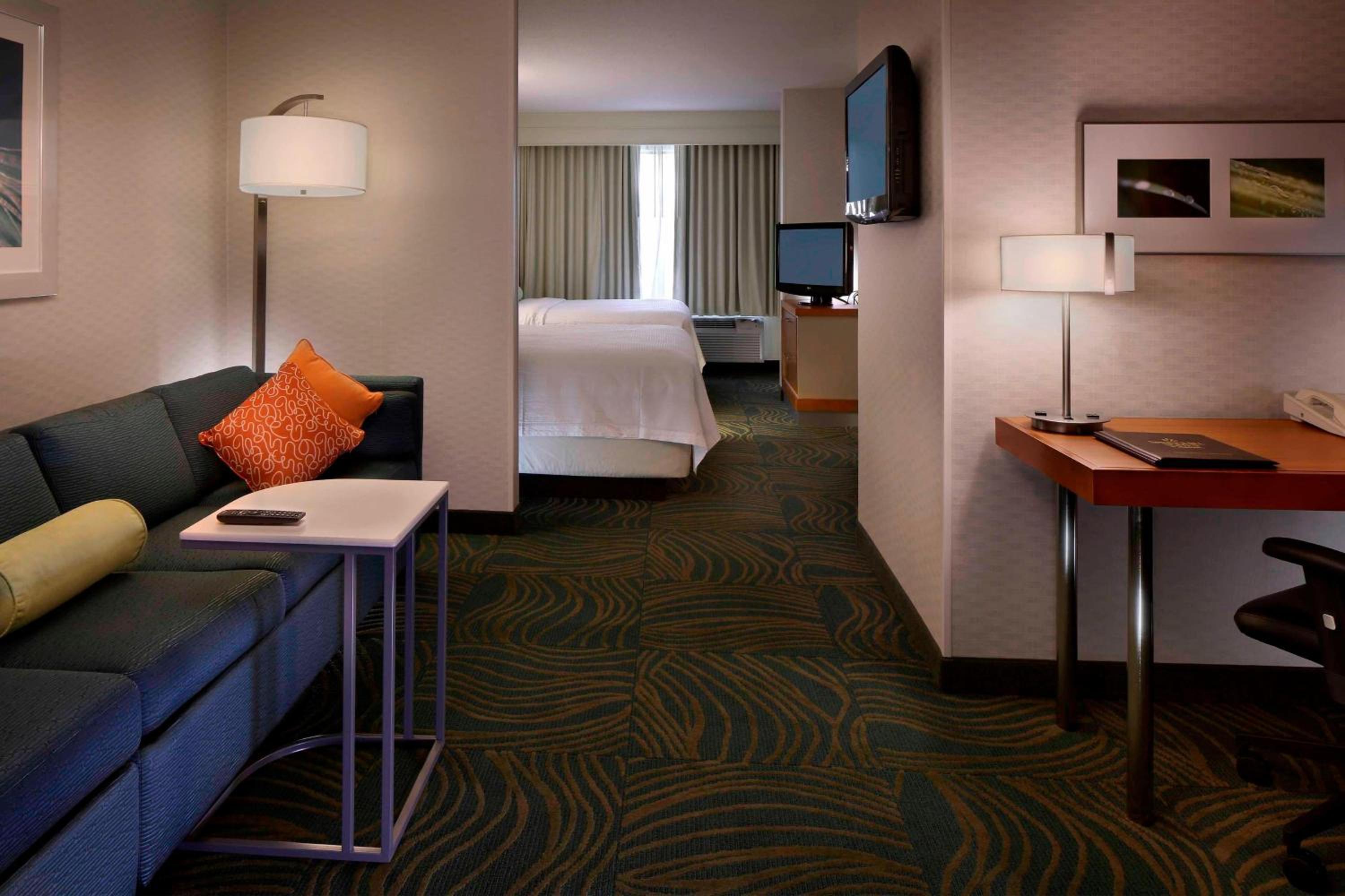One-Bedroom Queen Suite with Two Queen Beds - Photo 1