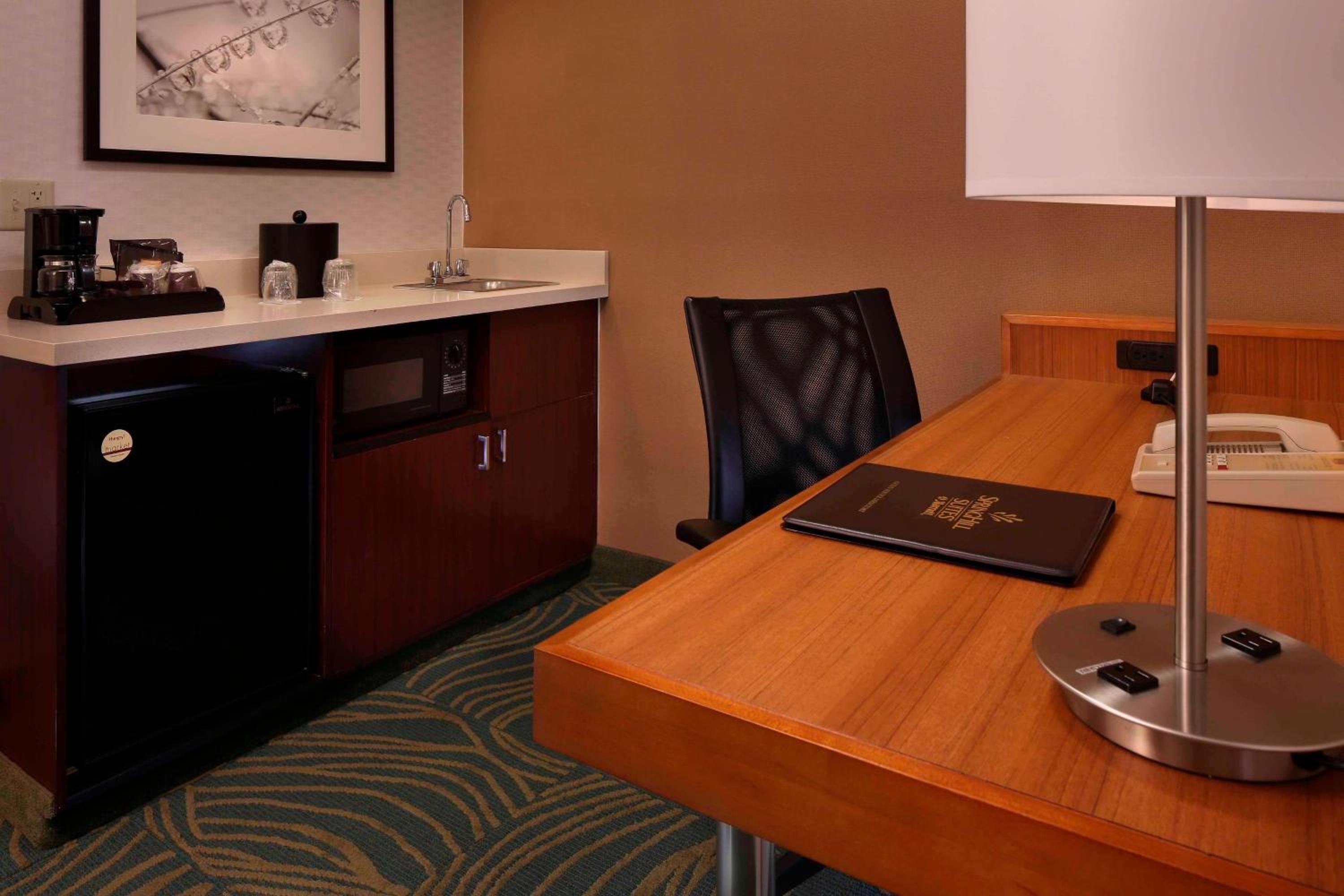 One-Bedroom King Suite - Photo 2