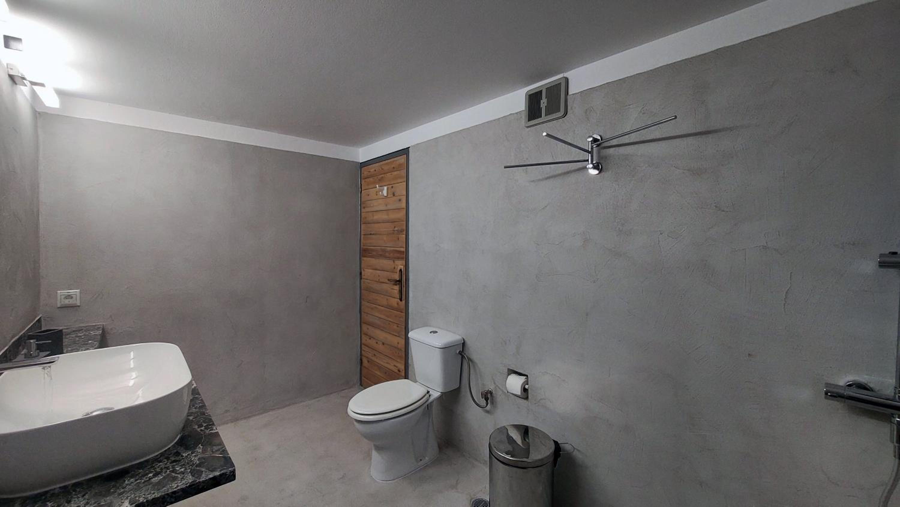 Three-Bedroom Townhouse - Photo 52