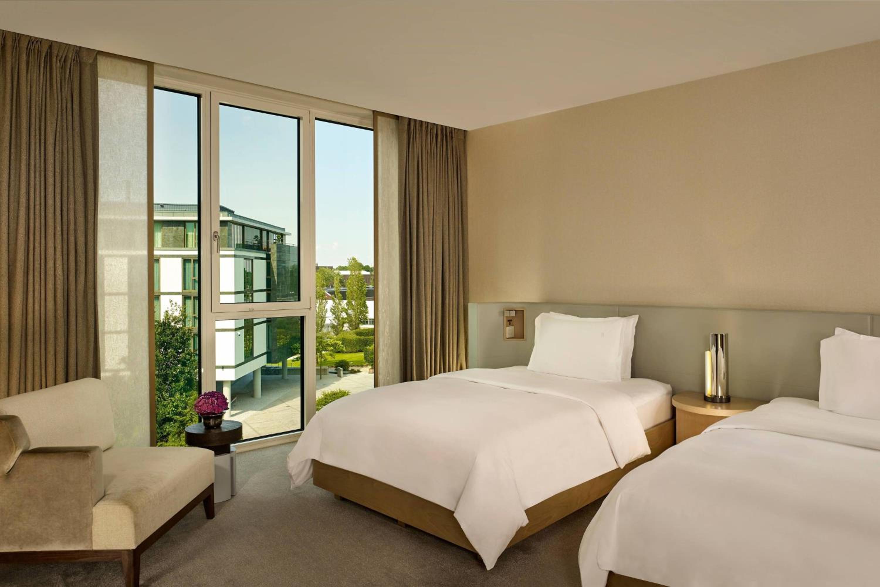 Executive Double Suite with Two Double Beds - Photo 2
