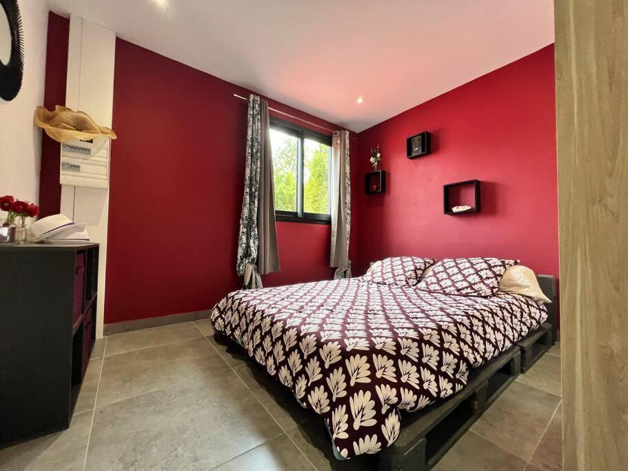 Two-Bedroom House photo 3