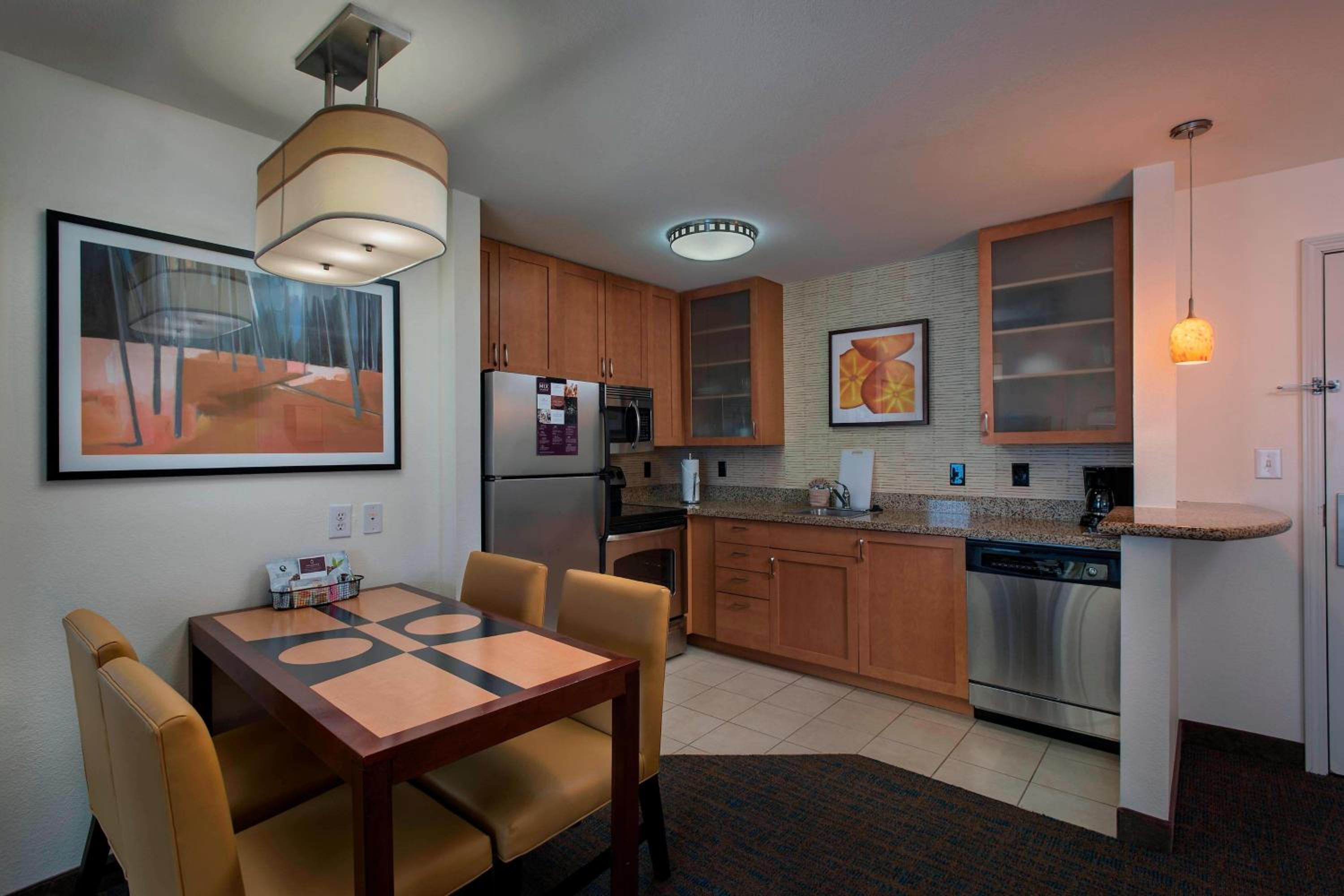 Two-Bedroom Suite with Sofa Bed - Photo 3