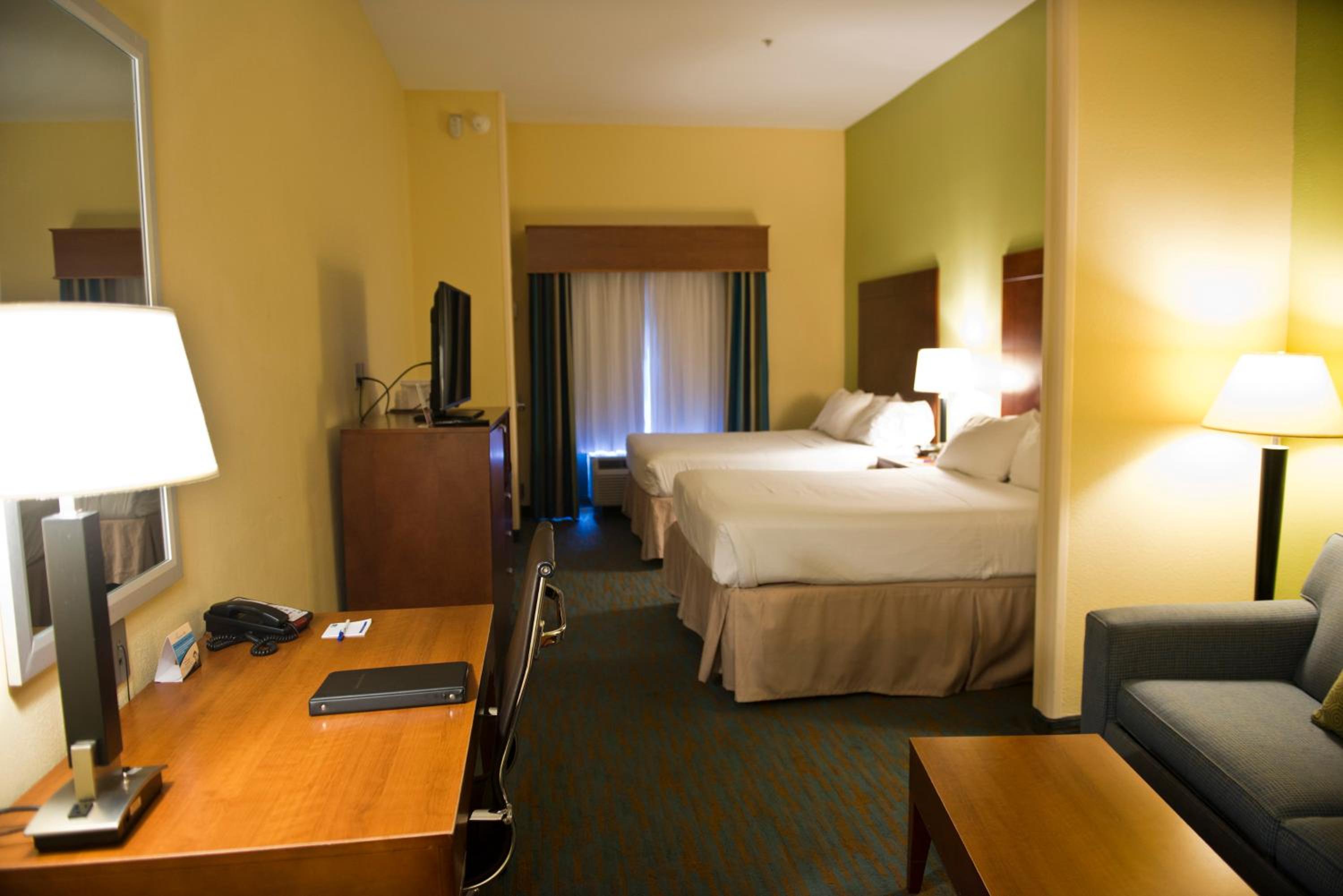 Room with Two Beds - Hearing Accessible - Non-Smoking - Photo 1