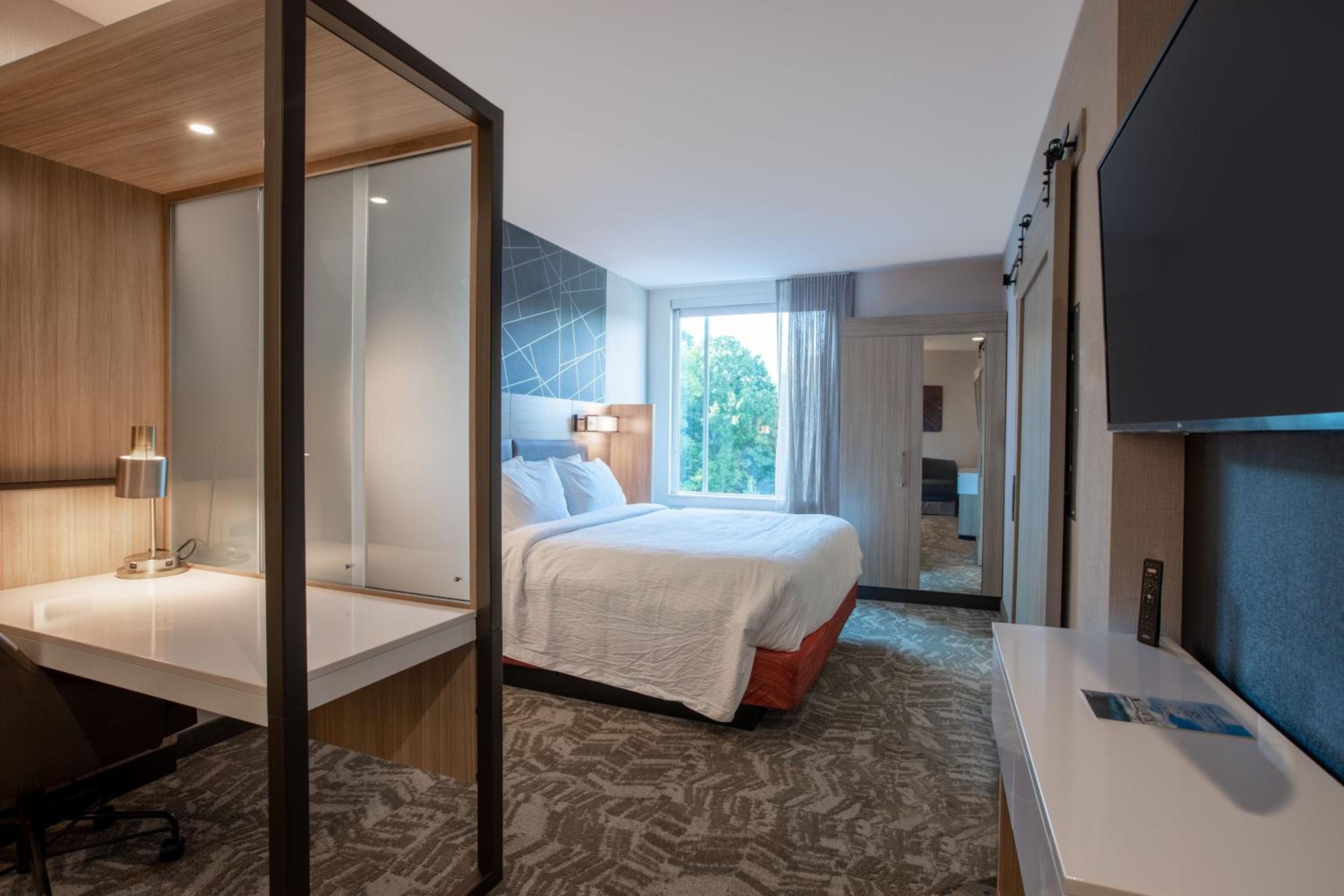 King Suite with Trundle Bed - Photo 2