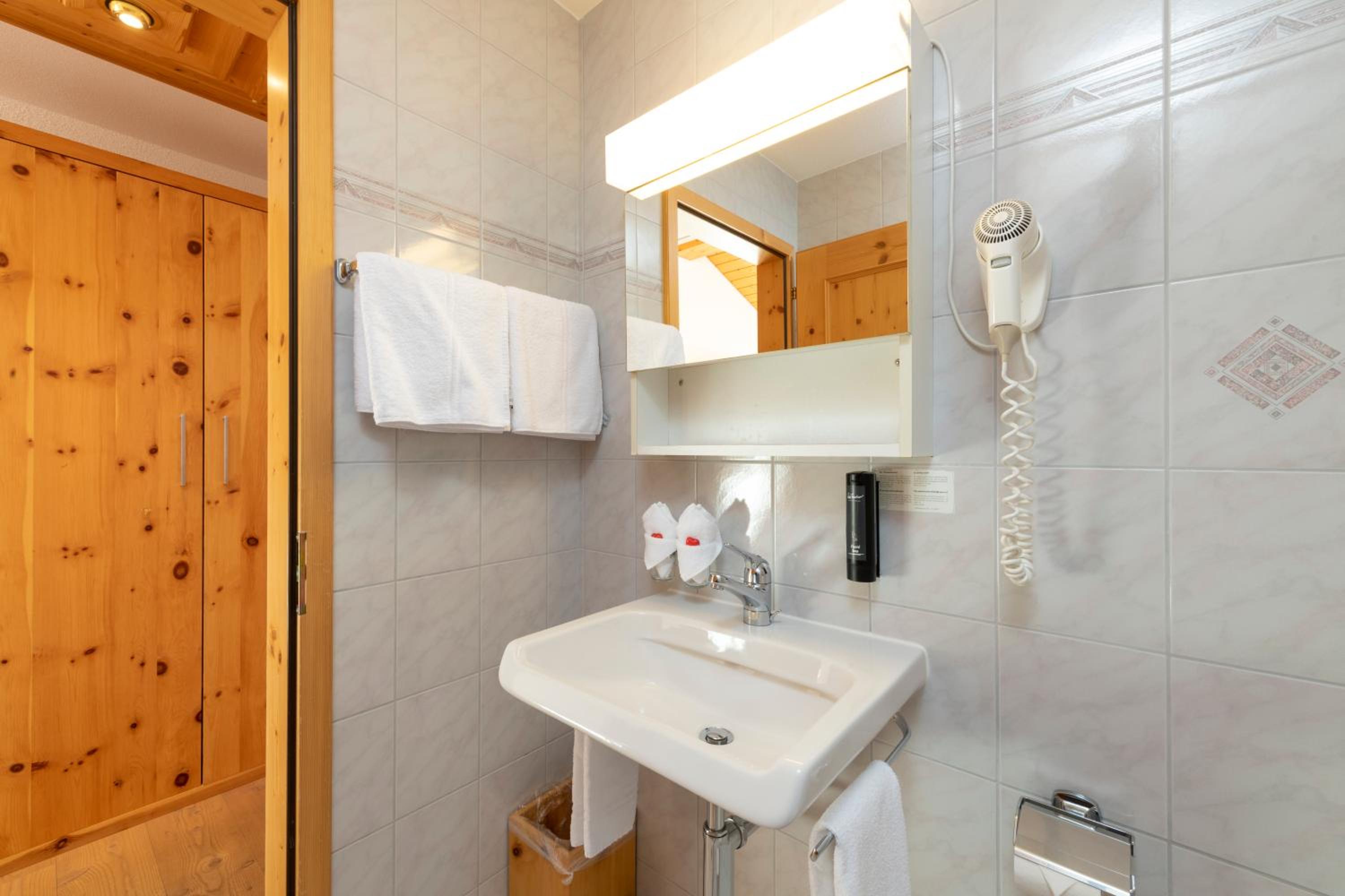 Broom Closet - Photo 8