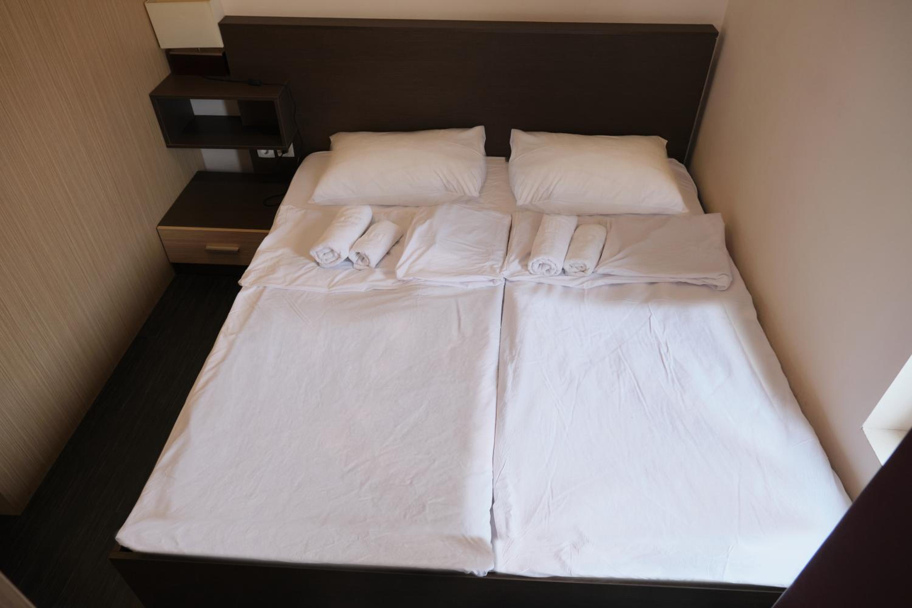 Quadruple Room with Mountain View photo 2
