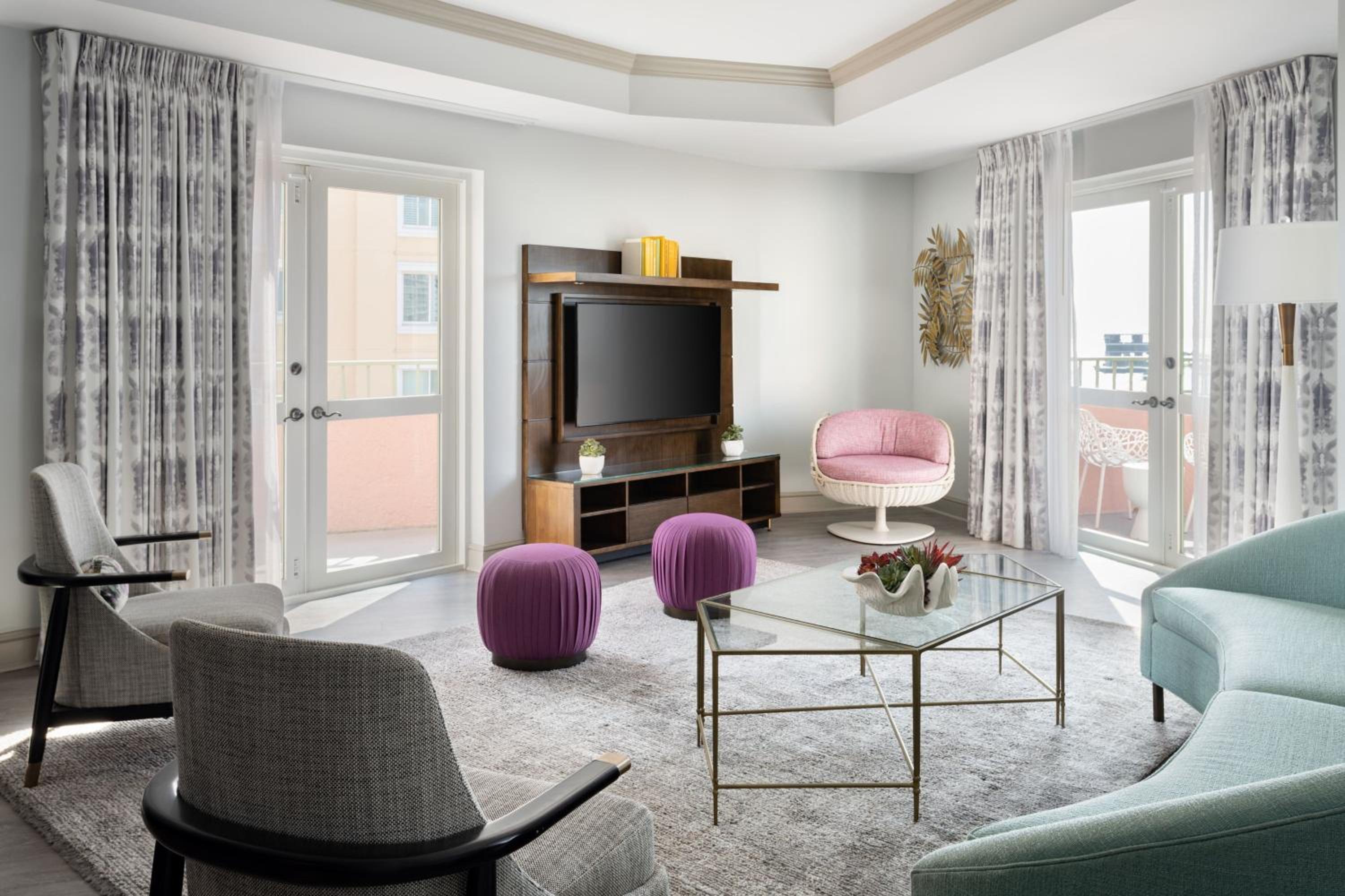 Marina View Suite, 1 King Bed, Bay View, Balcony - Top Floor -Tower - Photo 1