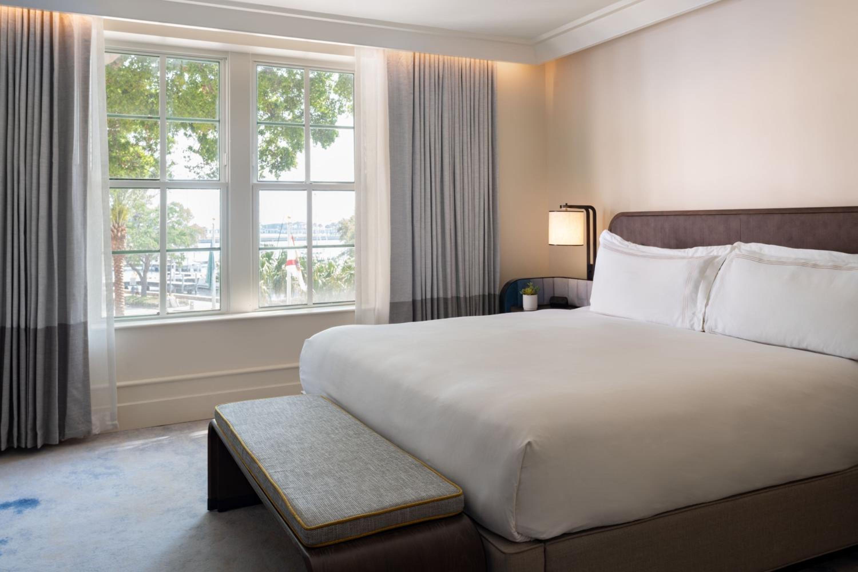 One-Bedroom Chairman King Suite  - Photo 1