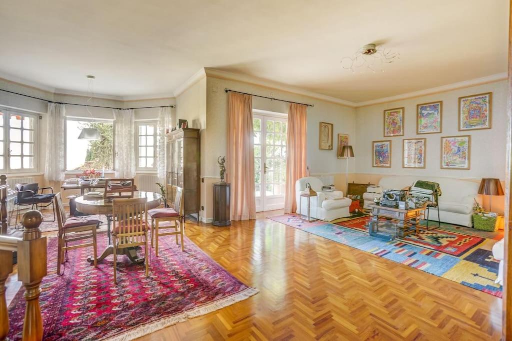 Villa photo 1