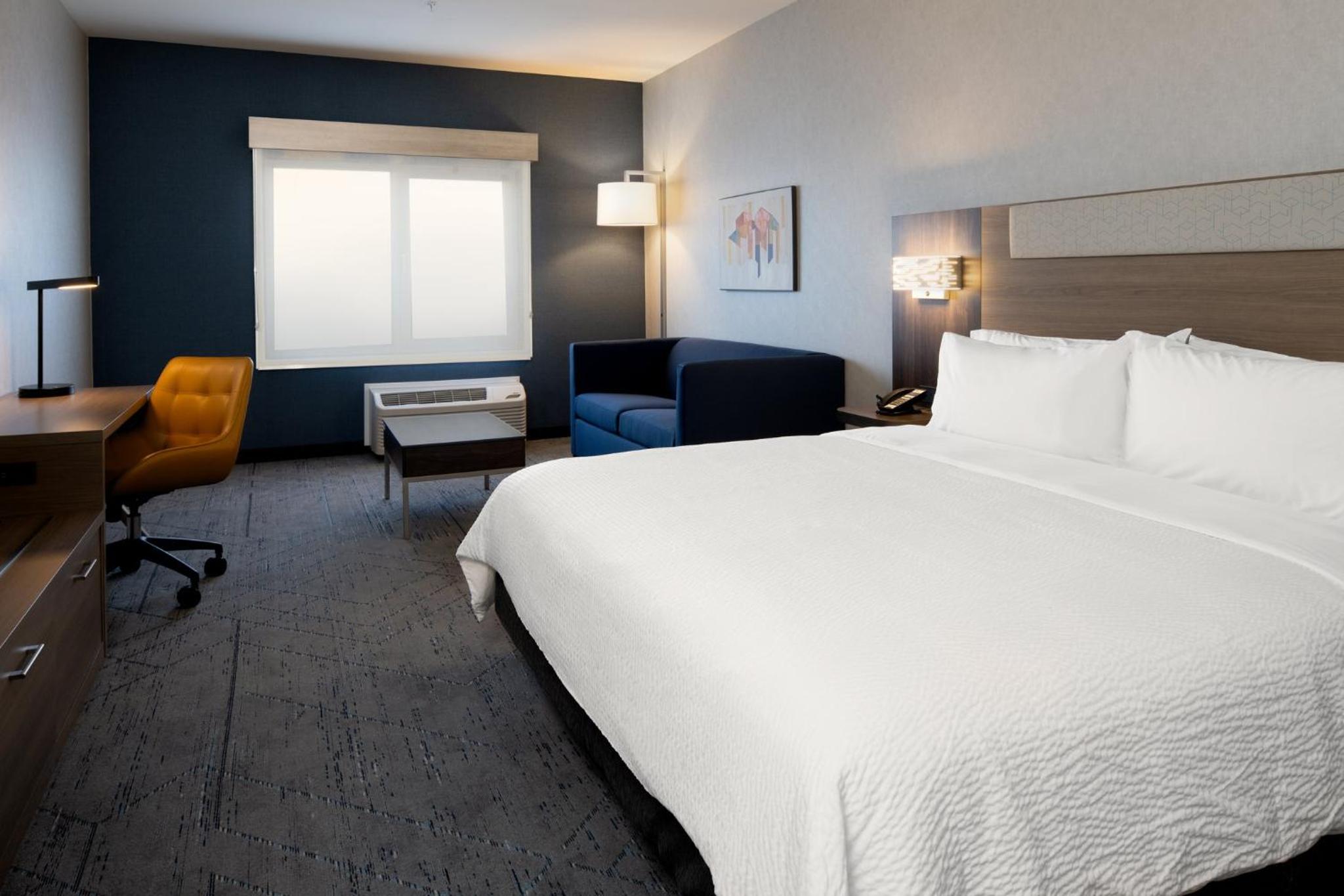 King Suite - Photo 2