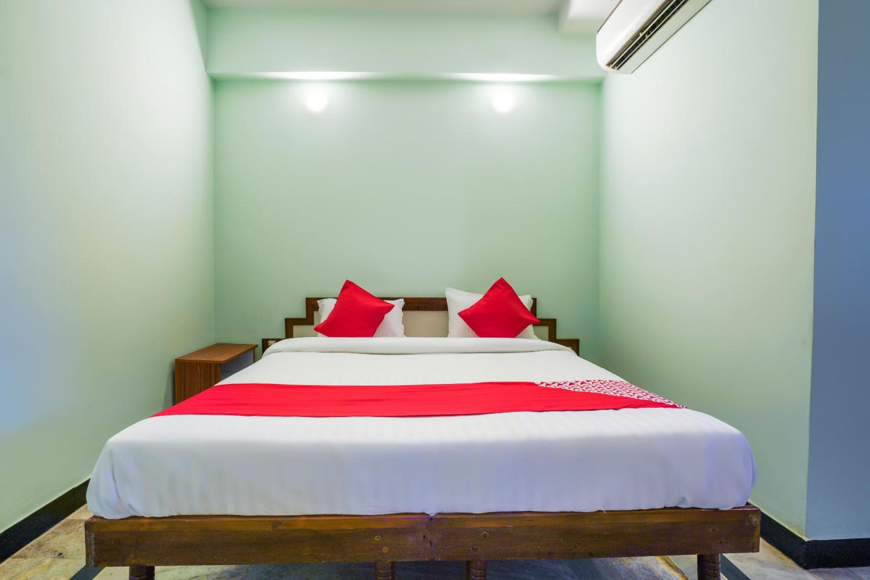 Standard Double Room - Photo 8