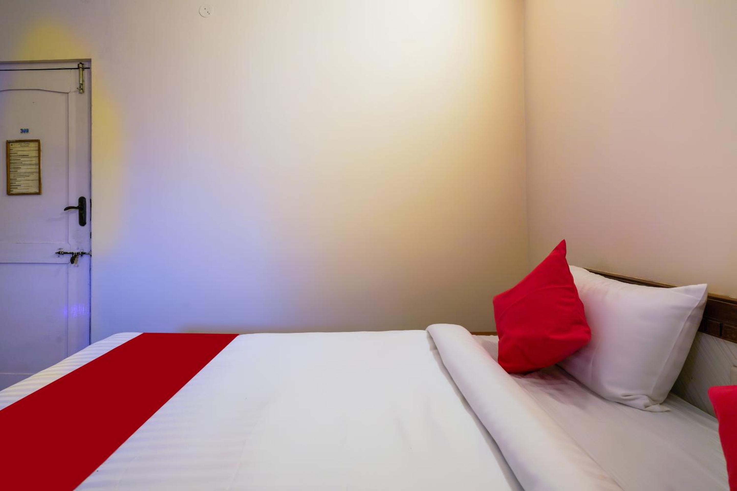 Standard Double Room - Photo 5