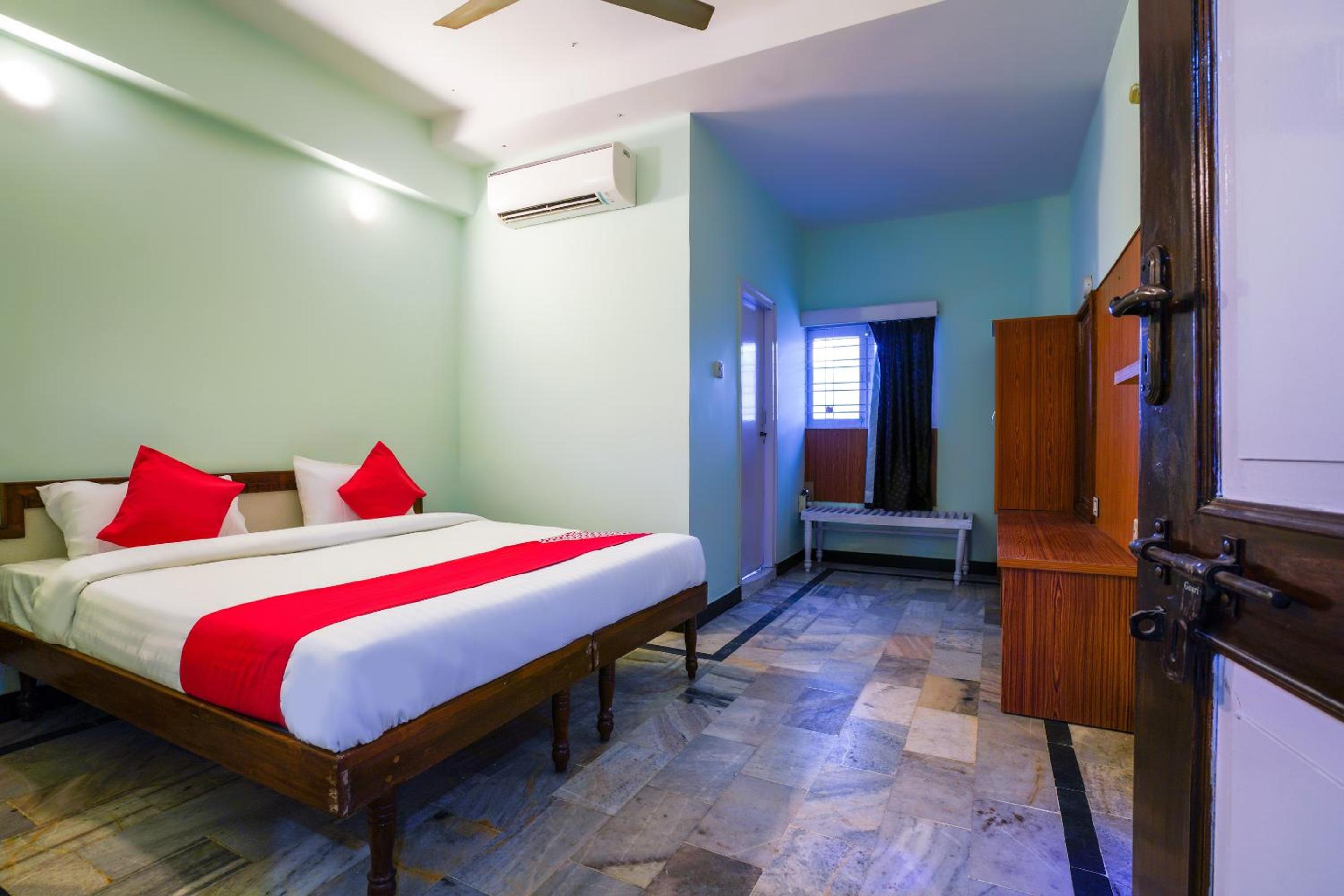 Standard Double Room - Photo 7