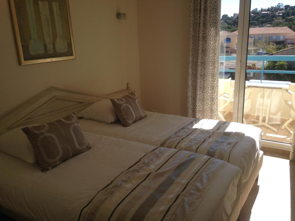Twin Room with Side Sea View - Second Floor photo 2