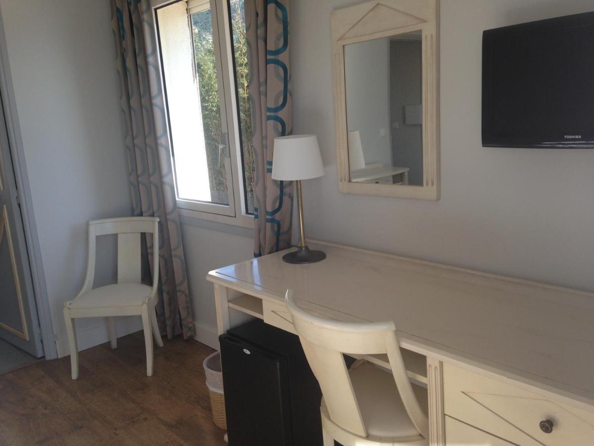 Twin Room with Sea View - First Floor photo 2