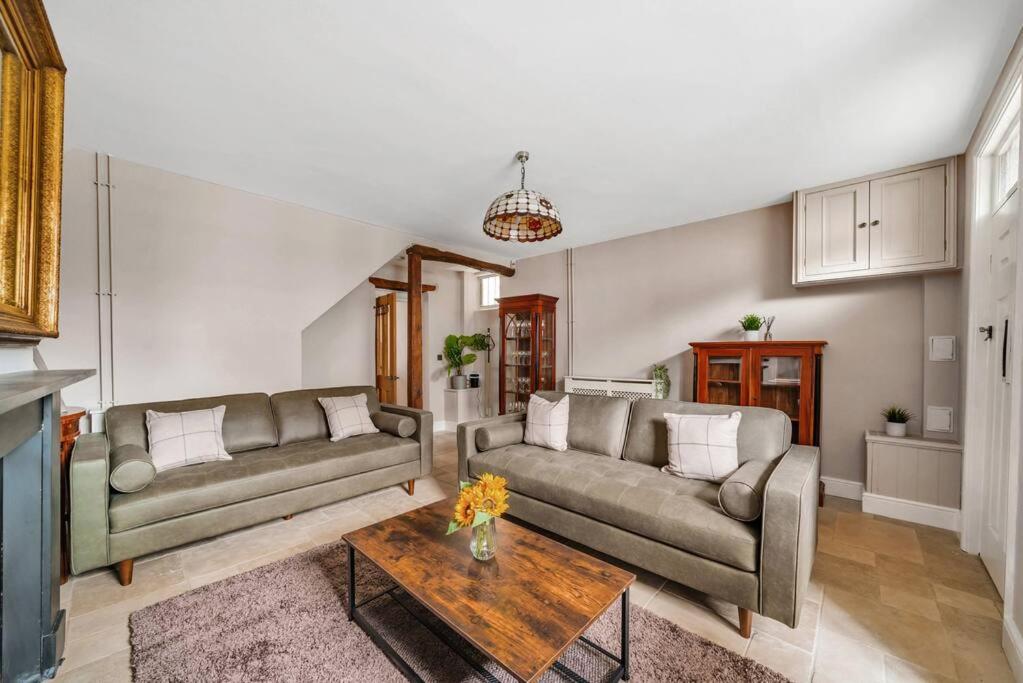Three-Bedroom House photo 1