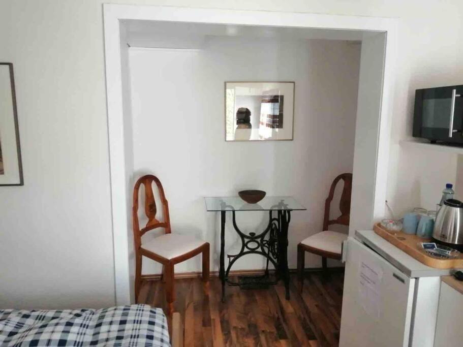 One-Bedroom Apartment photo 3