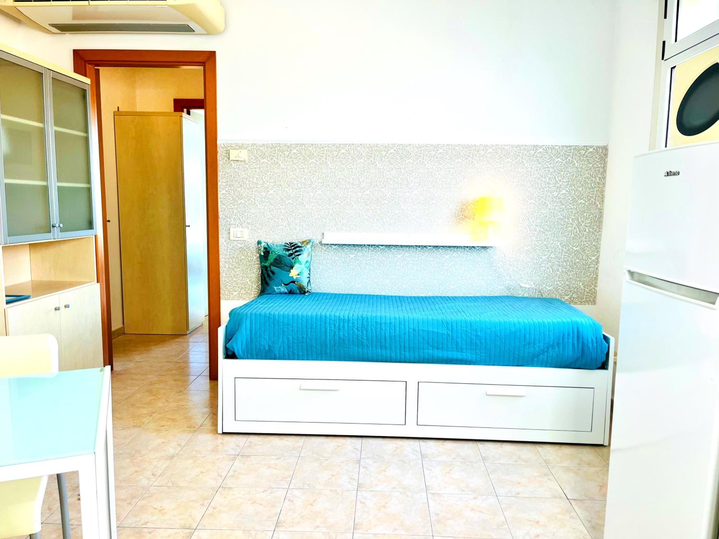 Large One-Bedroom Apartment with Sea View  - Photo 7