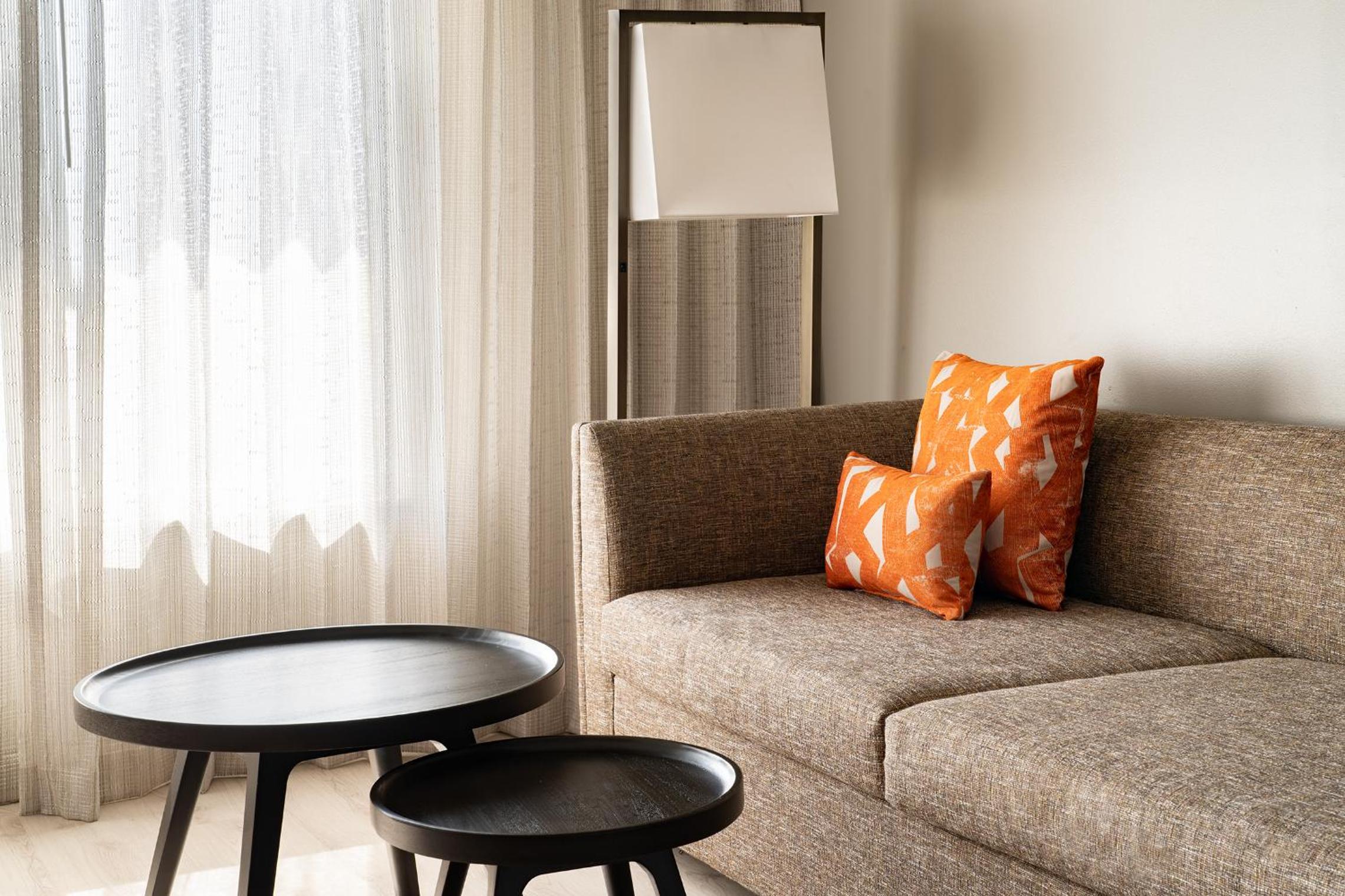 Executive King Room with Sofa Bed - Photo 5