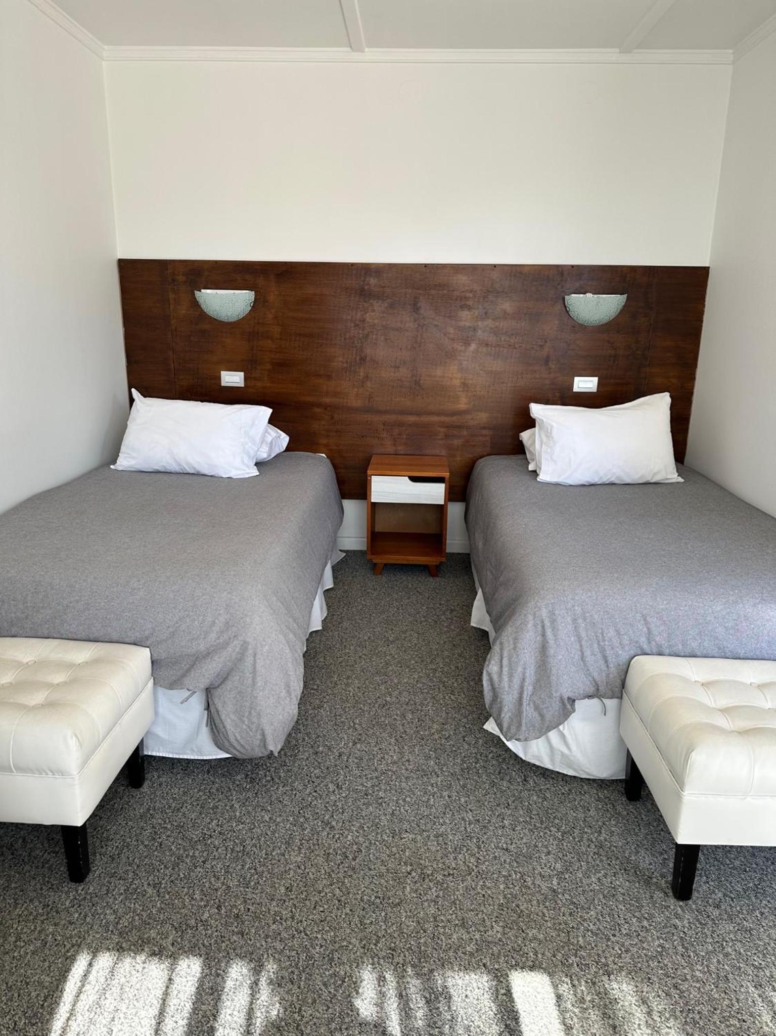 Twin Room with Bathroom photo 1