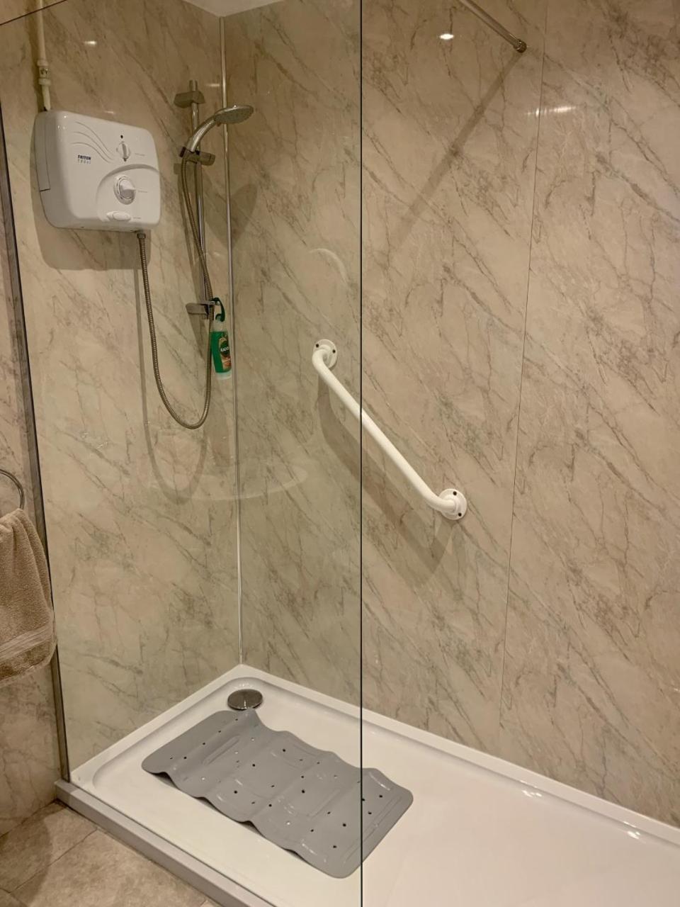 Triple Room - Disability Access - Photo 4